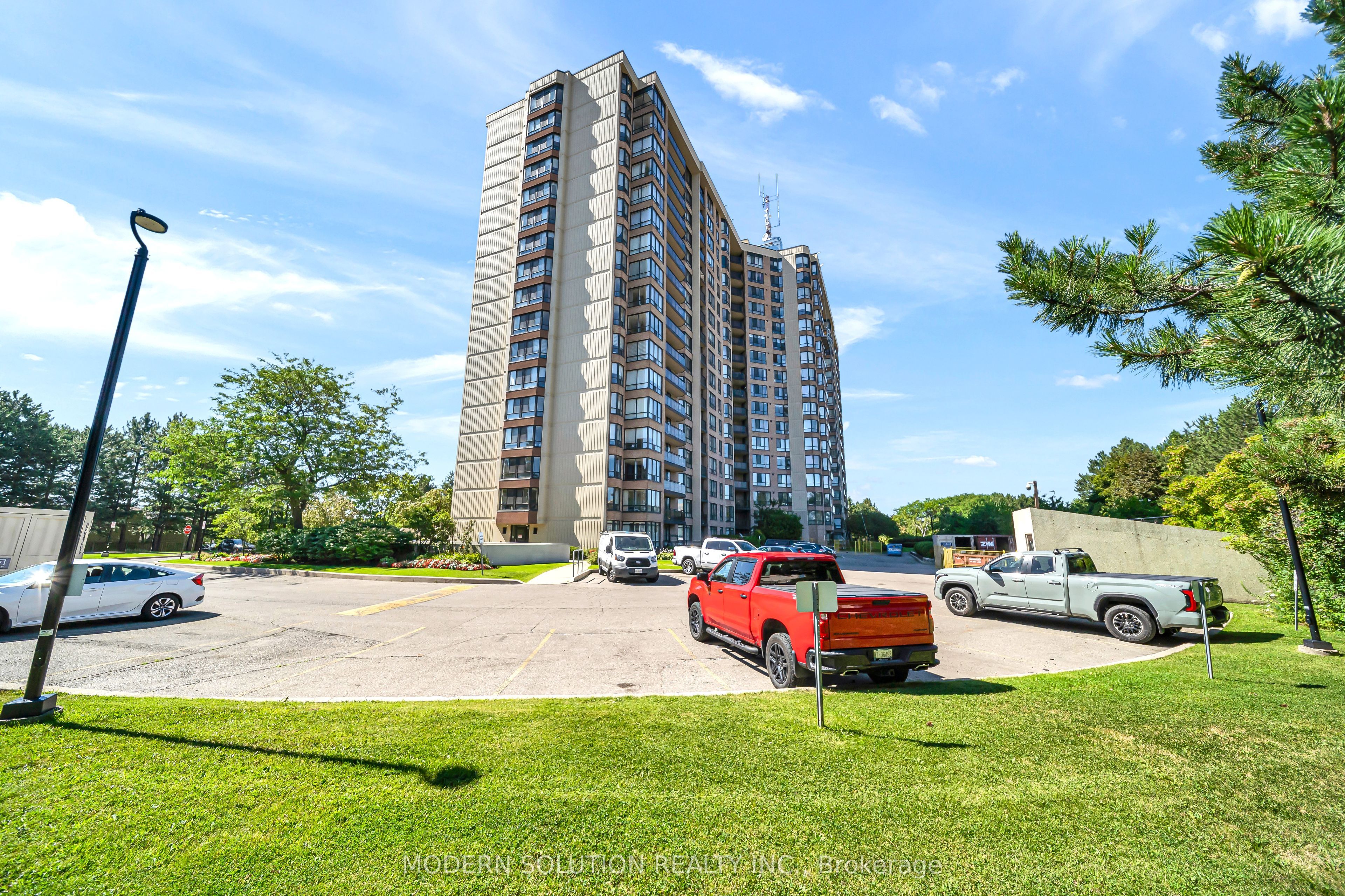 20 Cherrytree Drive 501, Brampton, ON L6Y 3V1 photo 3