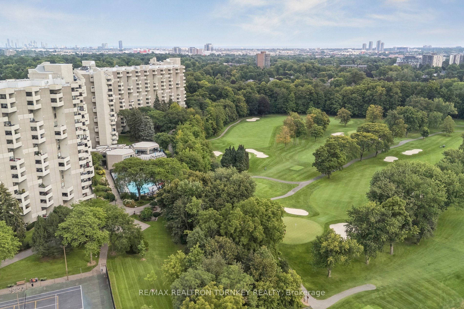 296 Mill Road A12, Toronto, ON M9C 4X8 photo 2