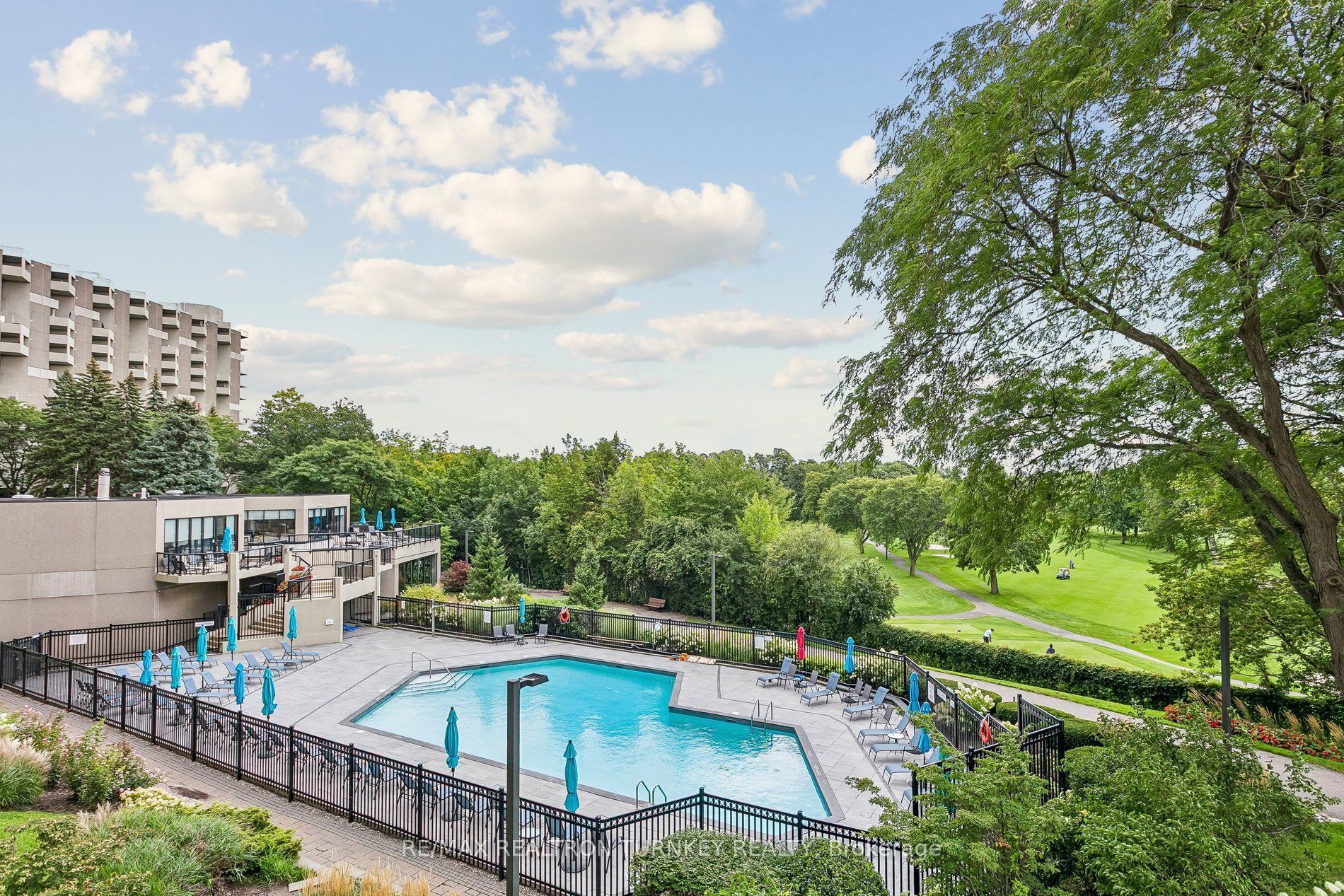 296 Mill Road A12, Toronto, ON M9C 4X8 photo 4