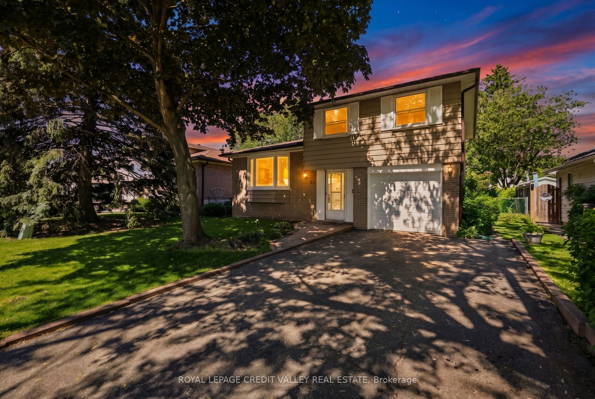 32 Farmington Drive, Brampton, ON L6W 2V2