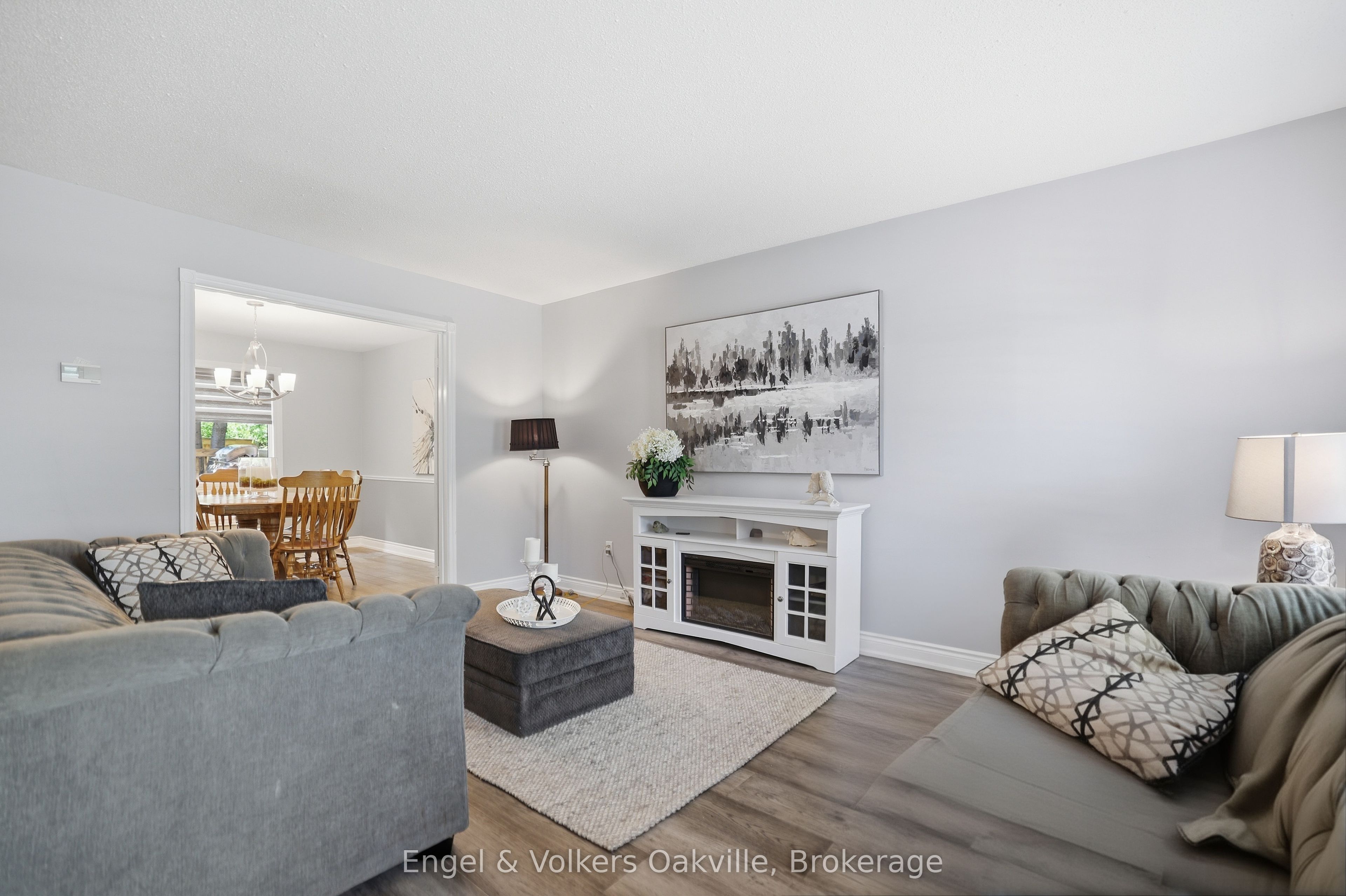 1245 Creekside Drive, Oakville, ON L6H 4Y8 photo 3