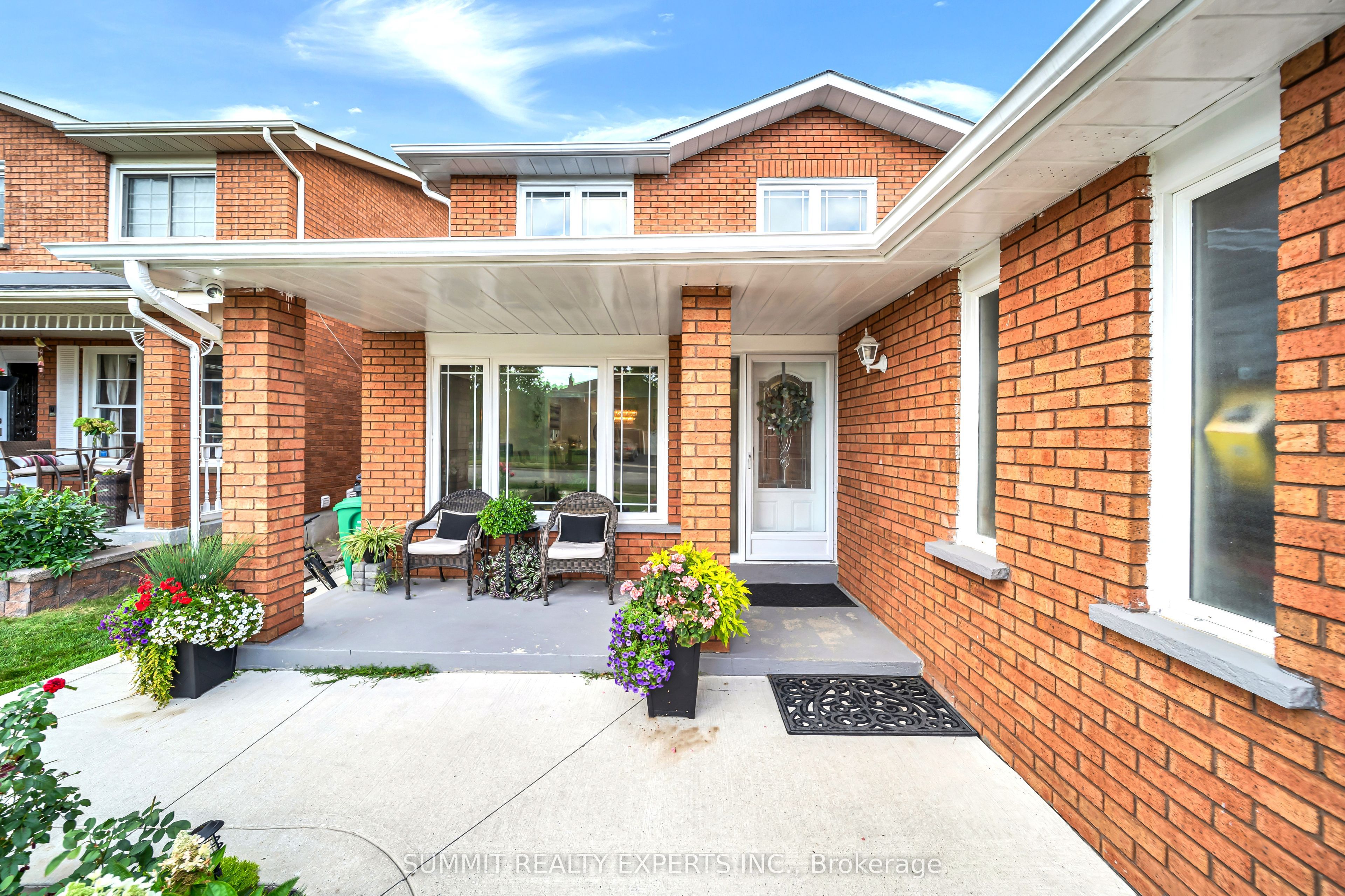 29 Coronation Circle, Brampton, ON L6Z 4A9 photo 3
