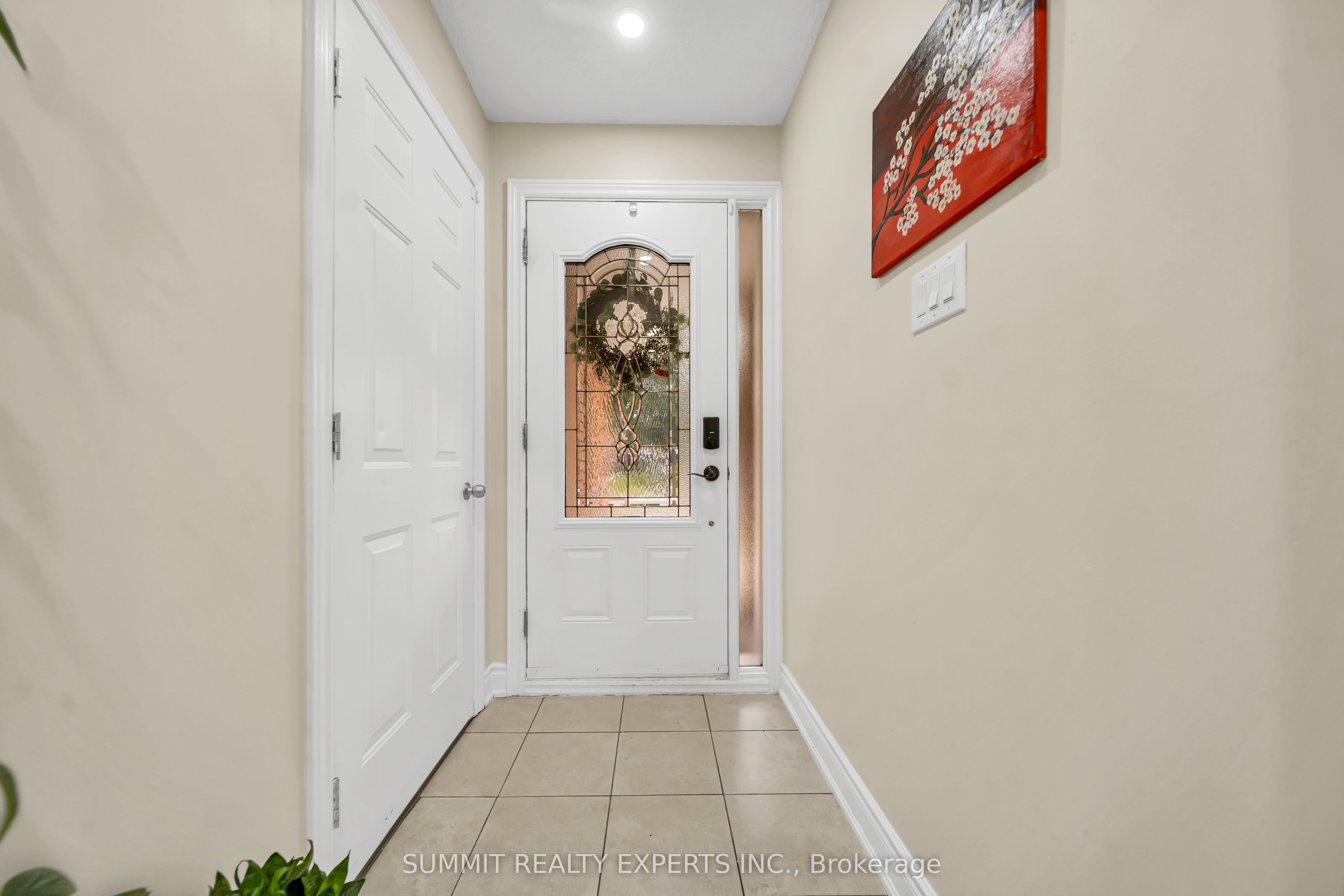29 Coronation Circle, Brampton, ON L6Z 4A9 photo 4