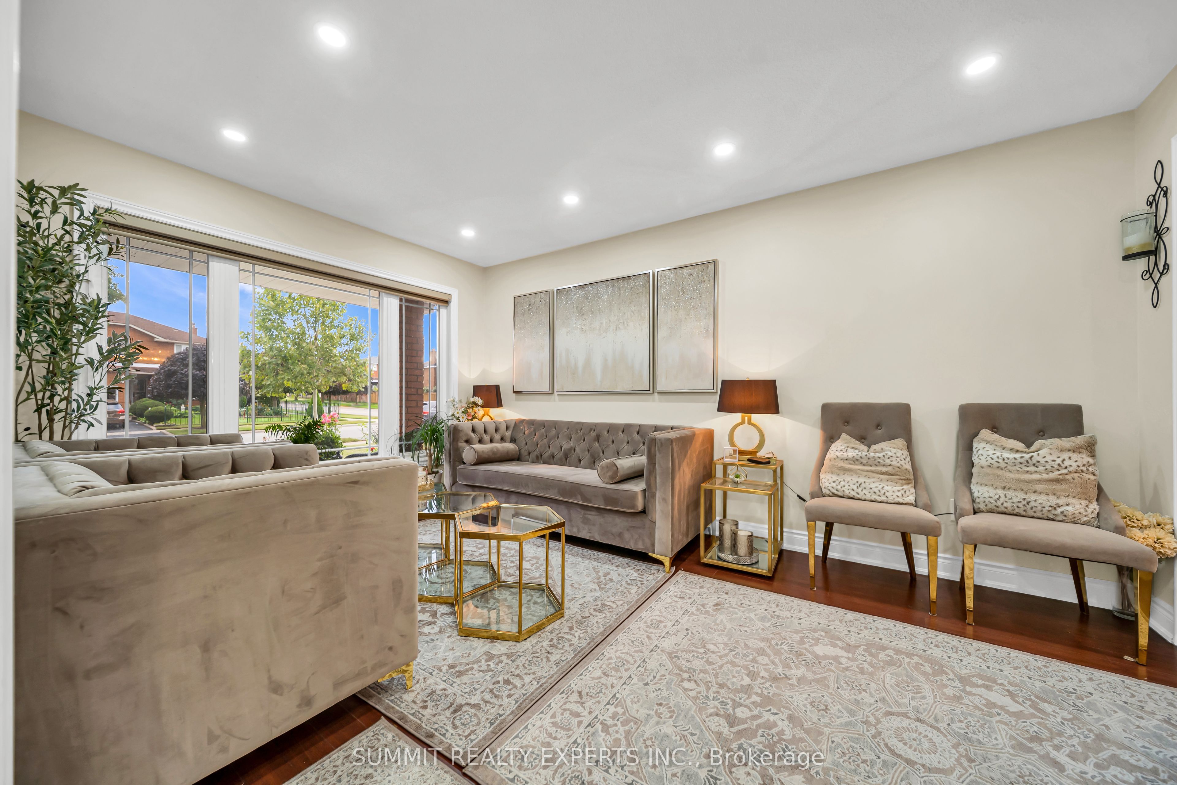 29 Coronation Circle, Brampton, ON L6Z 4A9 photo 5
