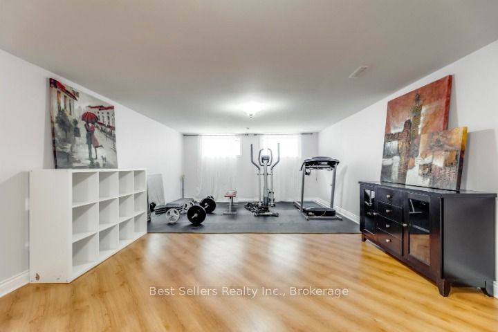 12 Bowshelm Court, Mississauga, ON L5N 1K1 photo 5