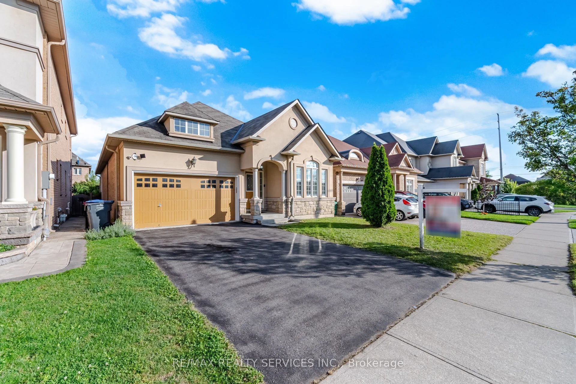 40 Balin Crescent, Brampton, ON L6X 0V5 photo 2