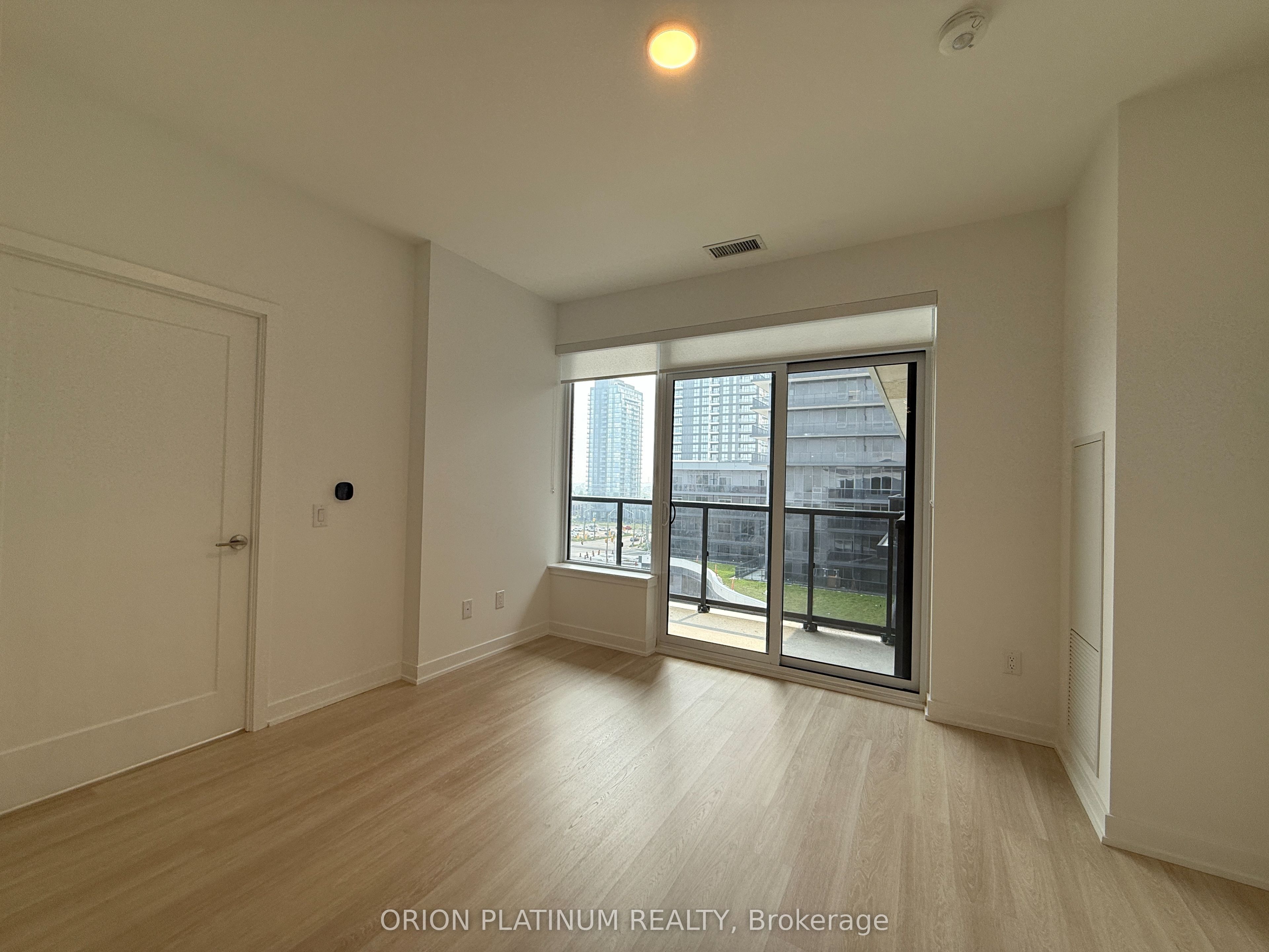 5105 Hurontario Street 631, Mississauga, ON L4Z 0C9 photo 5