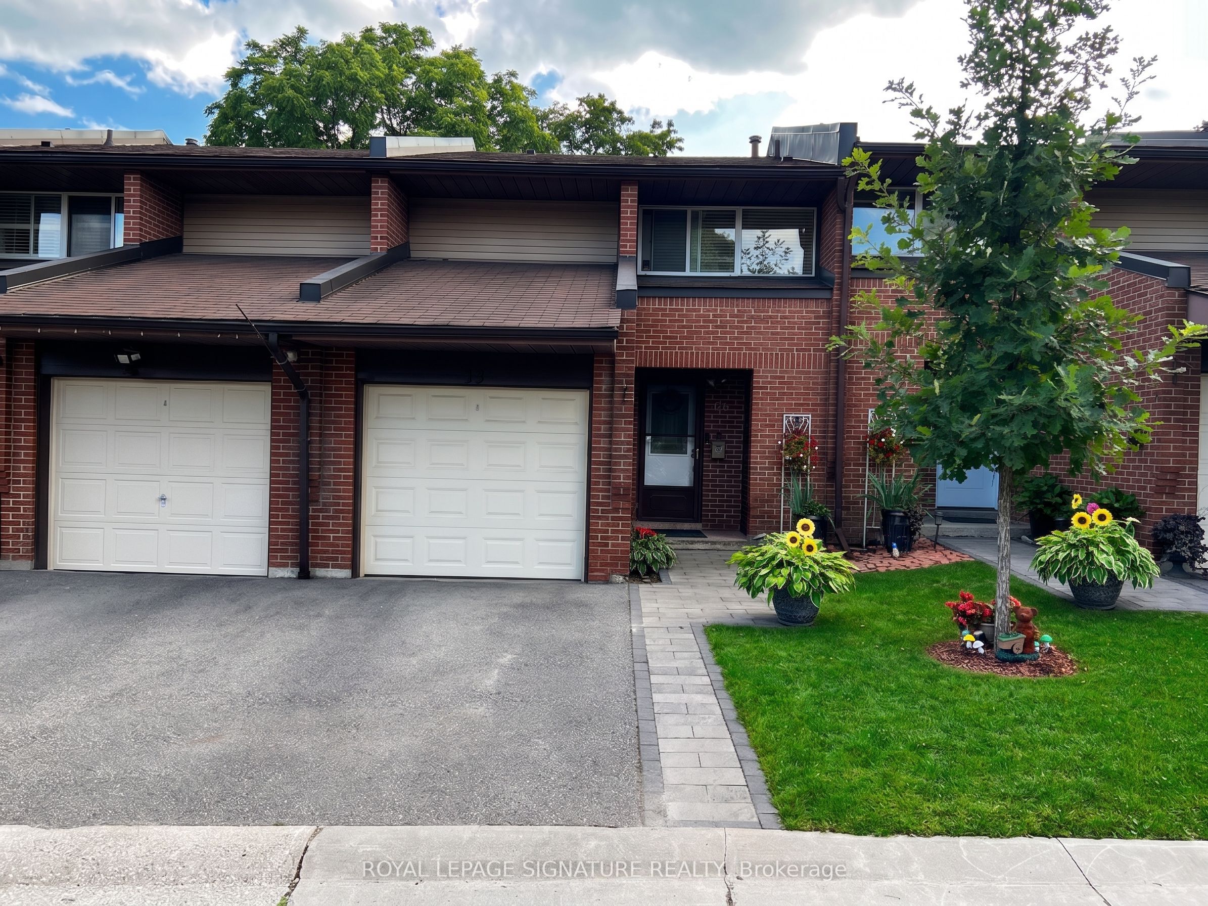 2301 Derry Road W 33, Mississauga, ON L5N 2R4 photo 2