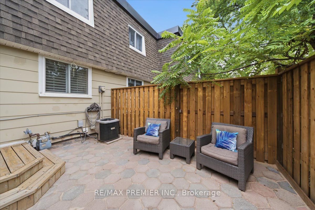 485 Timber Lane, Burlington, ON L7L 4B1 photo 4