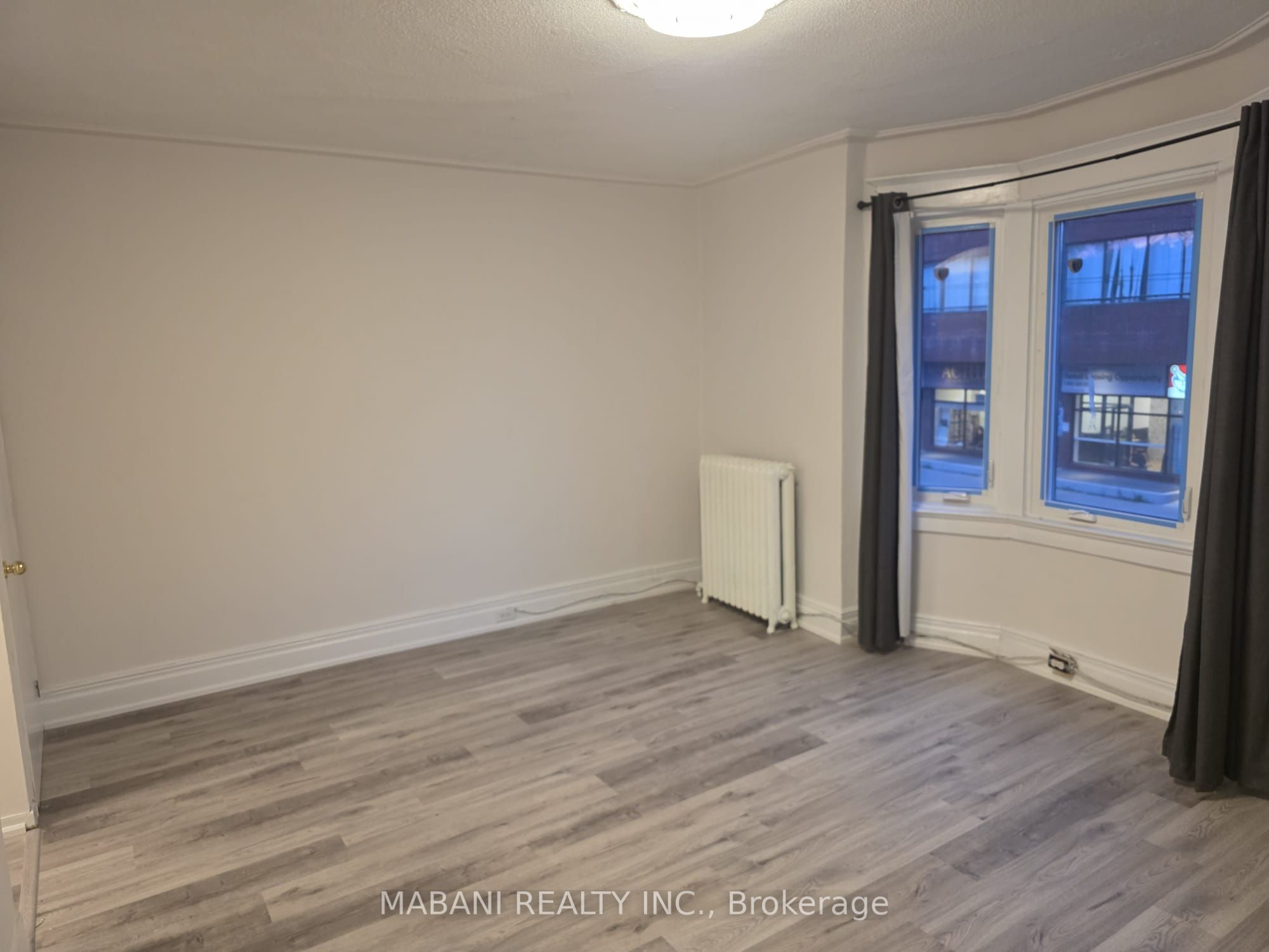 2239 Dundas Street W, Toronto, ON M6R 1X6 photo 4