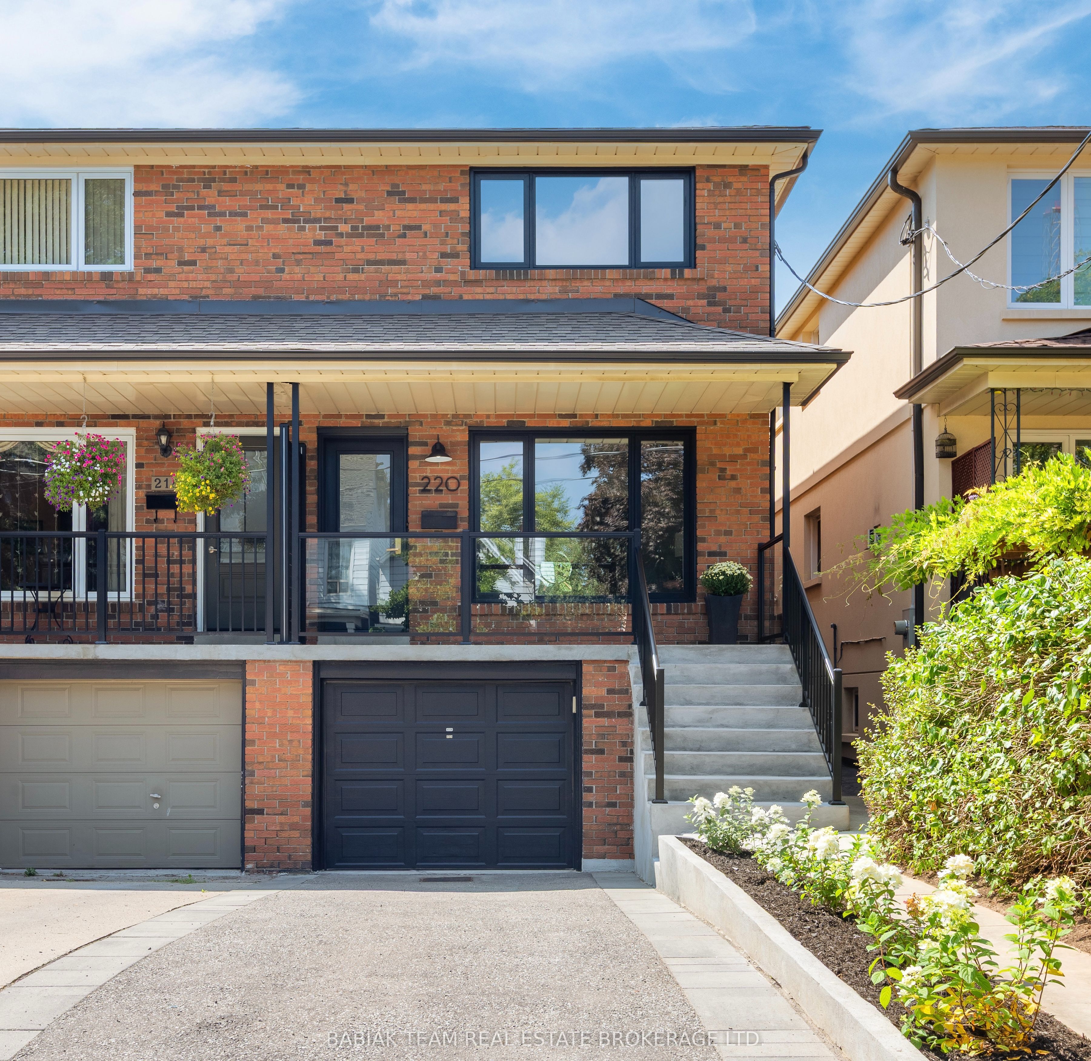 220 Medland Street W, Toronto, ON M6P 2N7