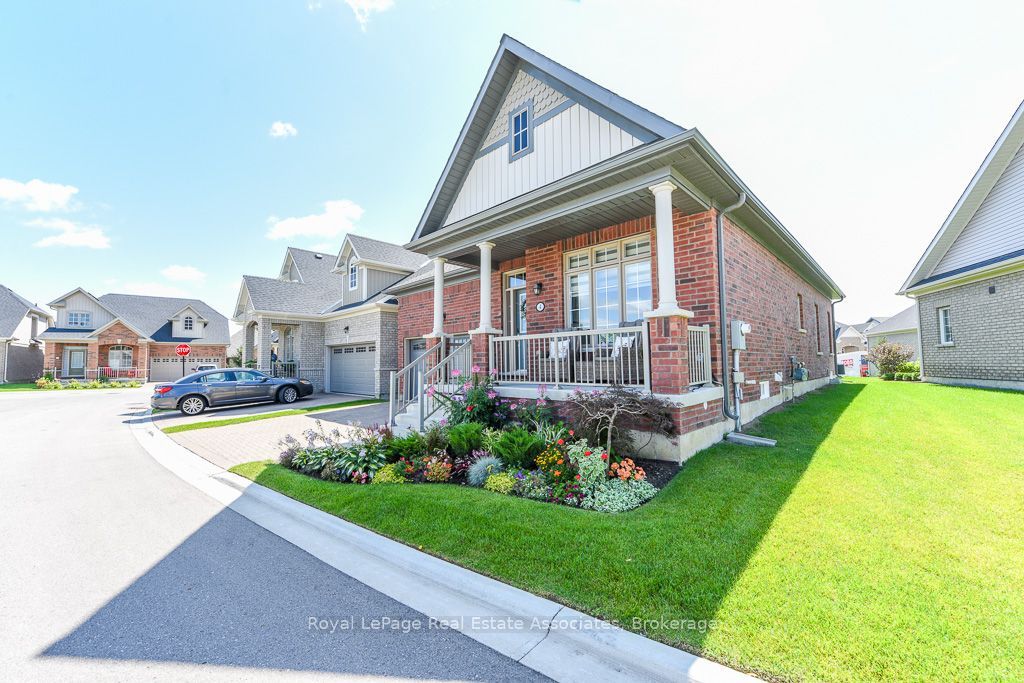 4 Abelia Street, Brampton, ON L6R 3W9 photo 2