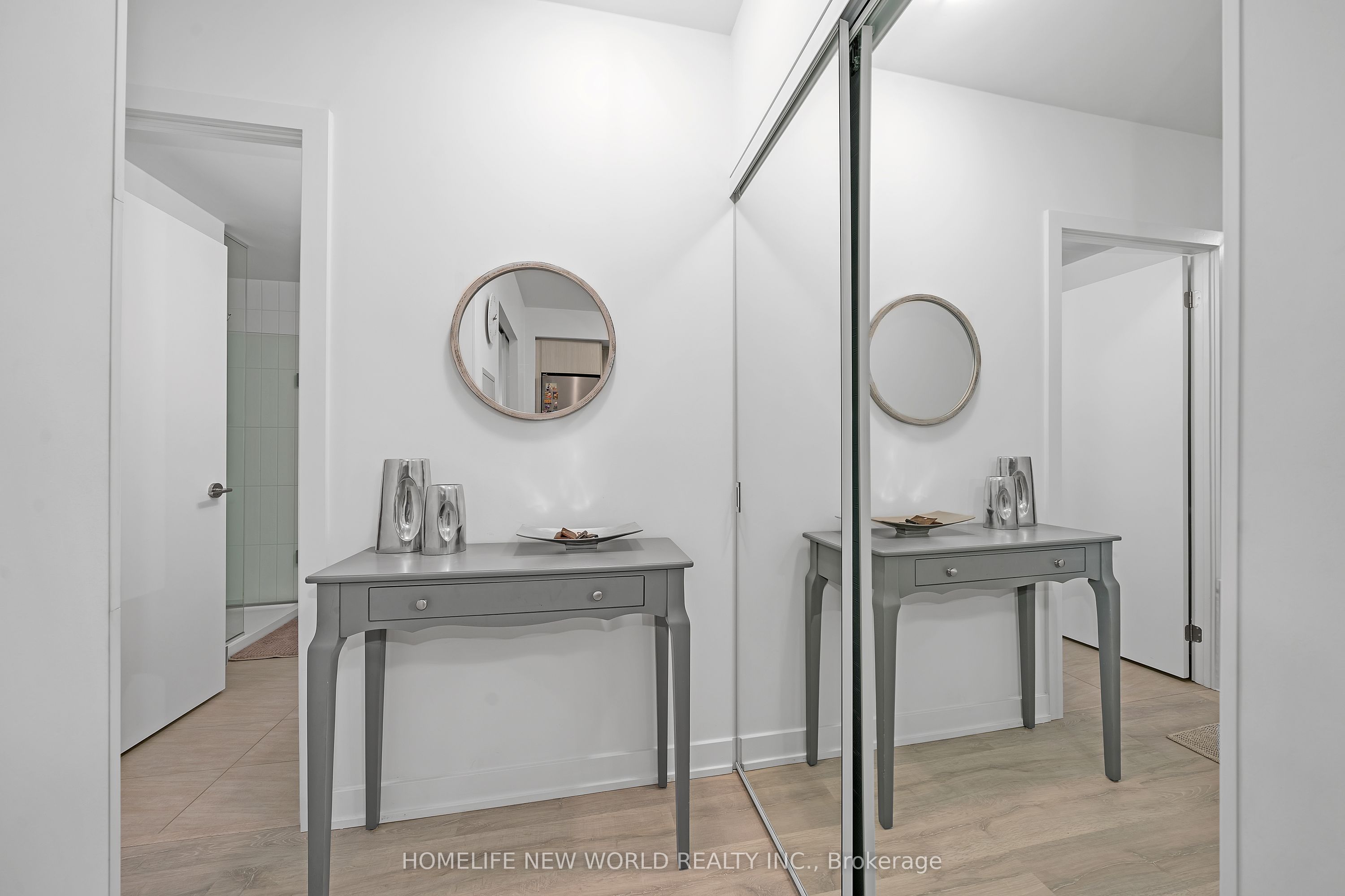 251 Manitoba Street 412, Toronto, ON M8Y 0C7 photo 2
