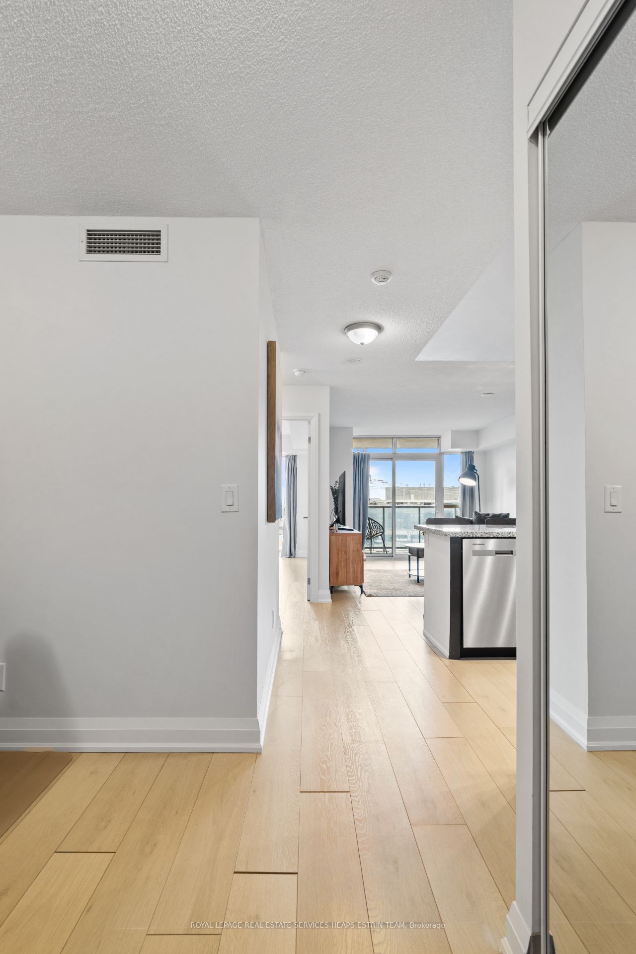 3 Michael Power Place 606, Toronto, ON M9A 0A2 photo 2