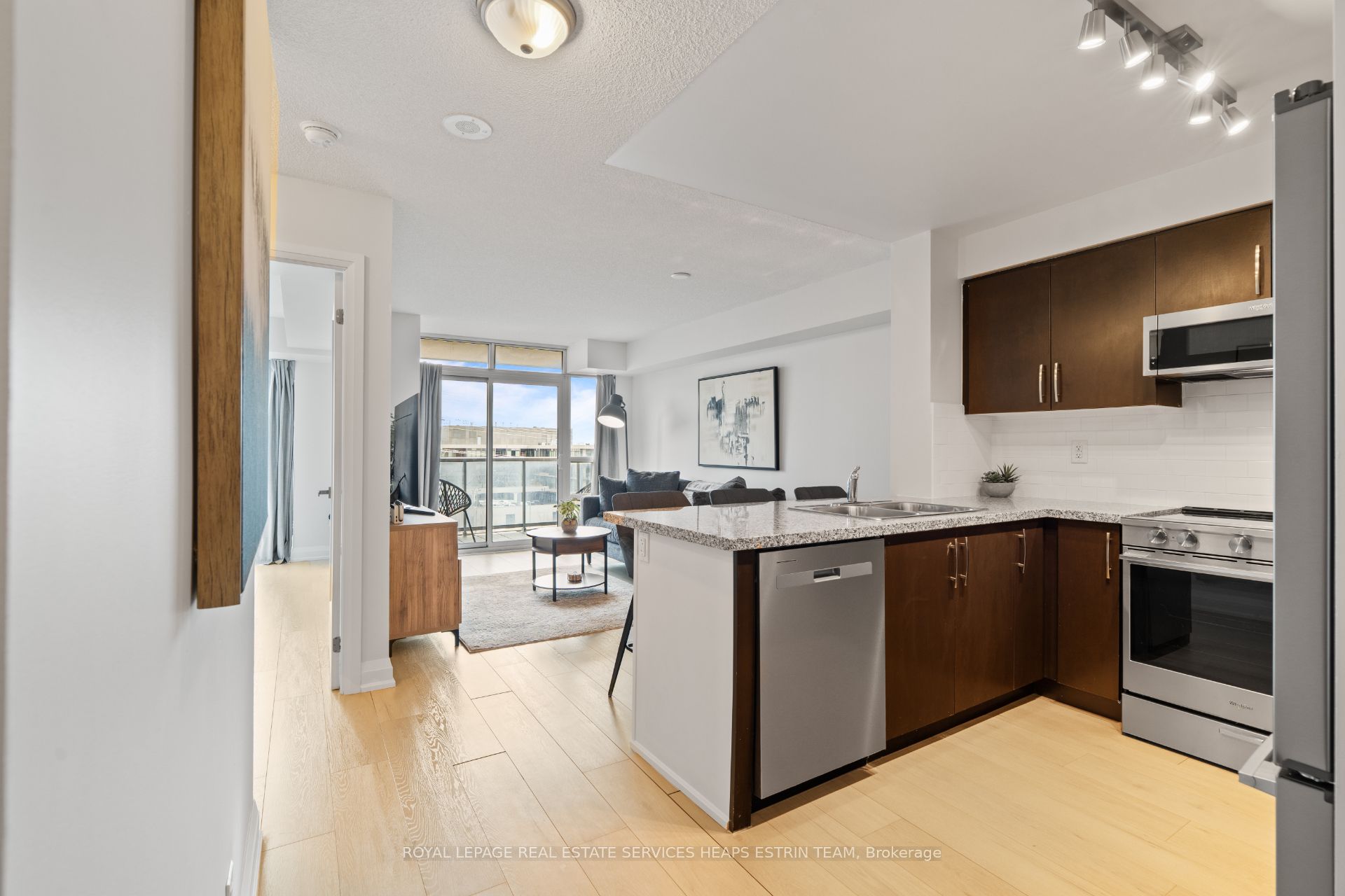 3 Michael Power Place 606, Toronto, ON M9A 0A2 photo 3