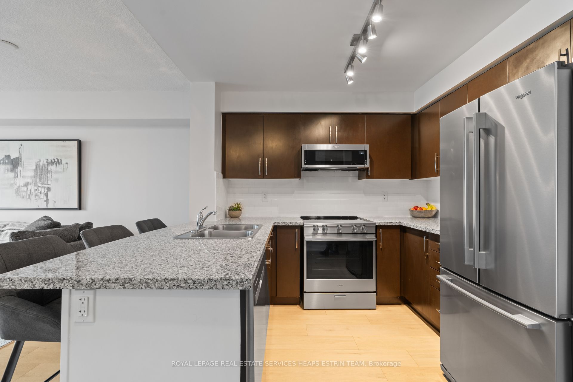 3 Michael Power Place 606, Toronto, ON M9A 0A2 photo 4