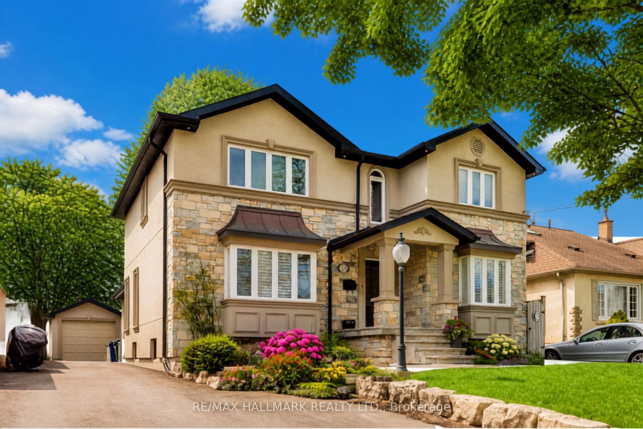 76 Ashbourne Drive, Toronto, ON M9B 4H5 photo 2
