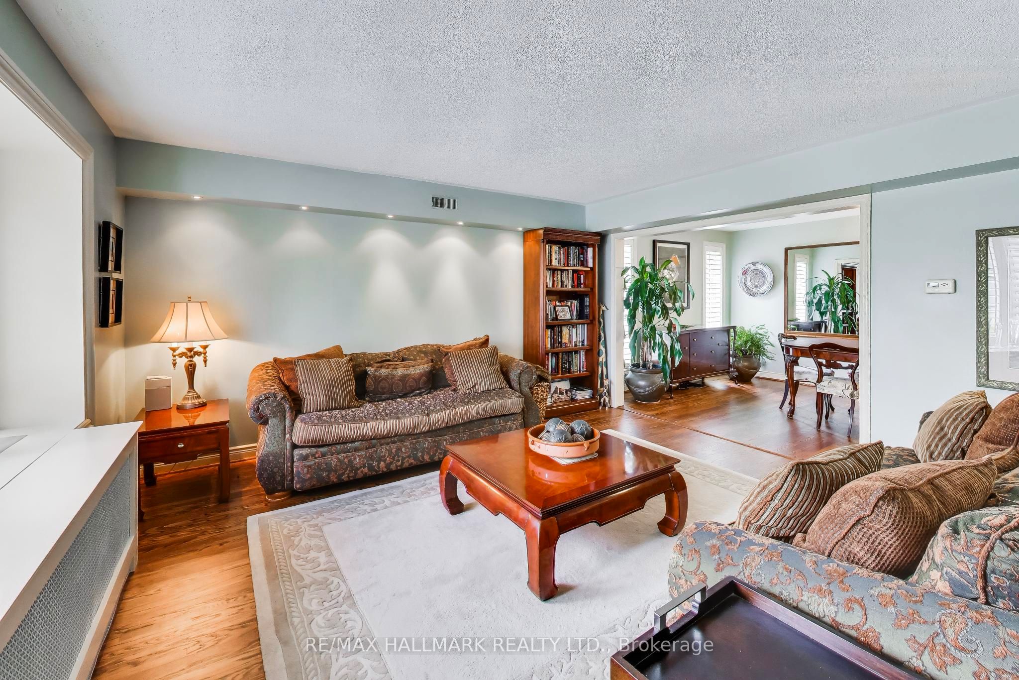 76 Ashbourne Drive, Toronto, ON M9B 4H5 photo 5
