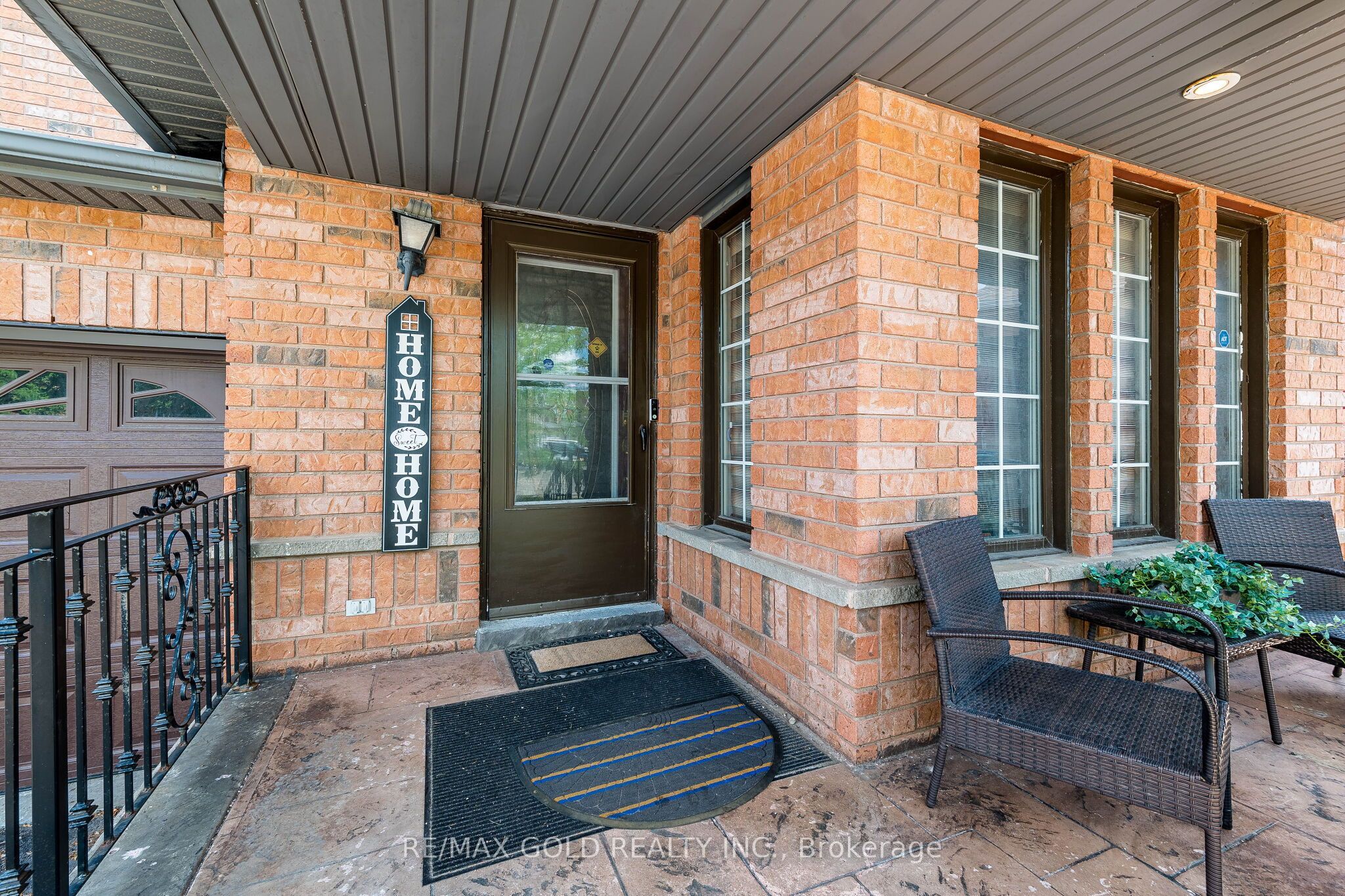 60 Four Seasons Circle, Brampton, ON L7A 2A7 photo 3