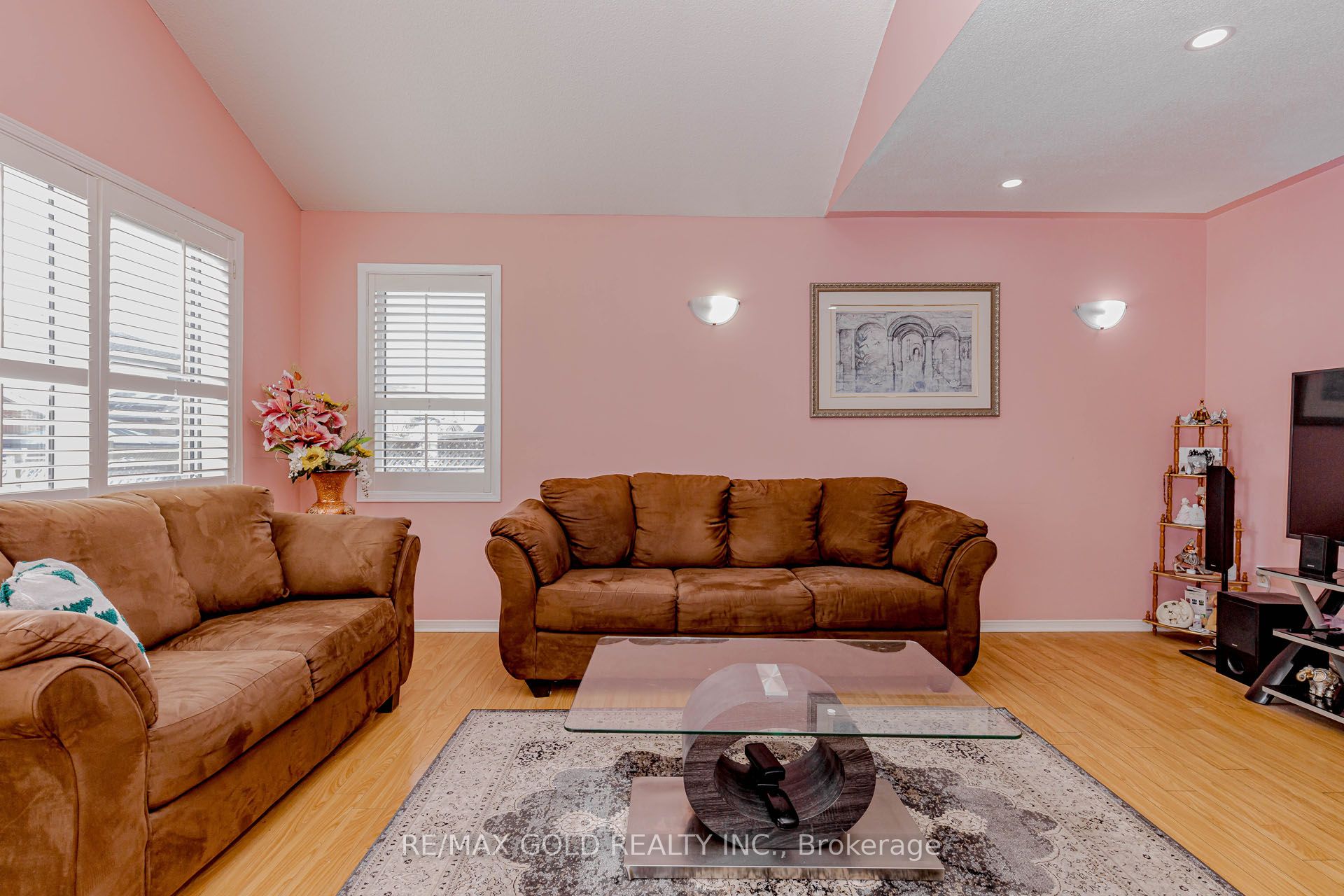 153 SW Cordgrass Crescent, Brampton, ON L6R 2A1 photo 2