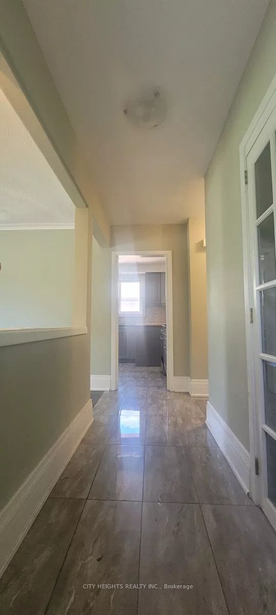 2690 Truscott Drive Upper, Mississauga, ON L5J 2B7 photo 3
