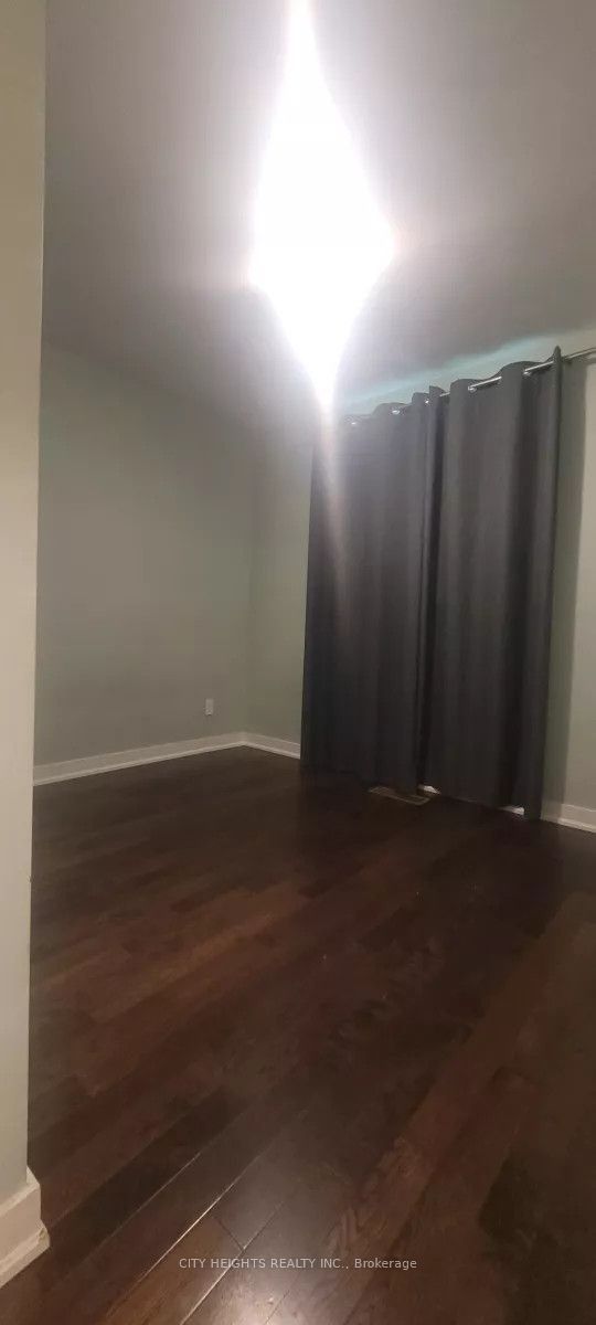 2690 Truscott Drive Upper, Mississauga, ON L5J 2B7 photo 4