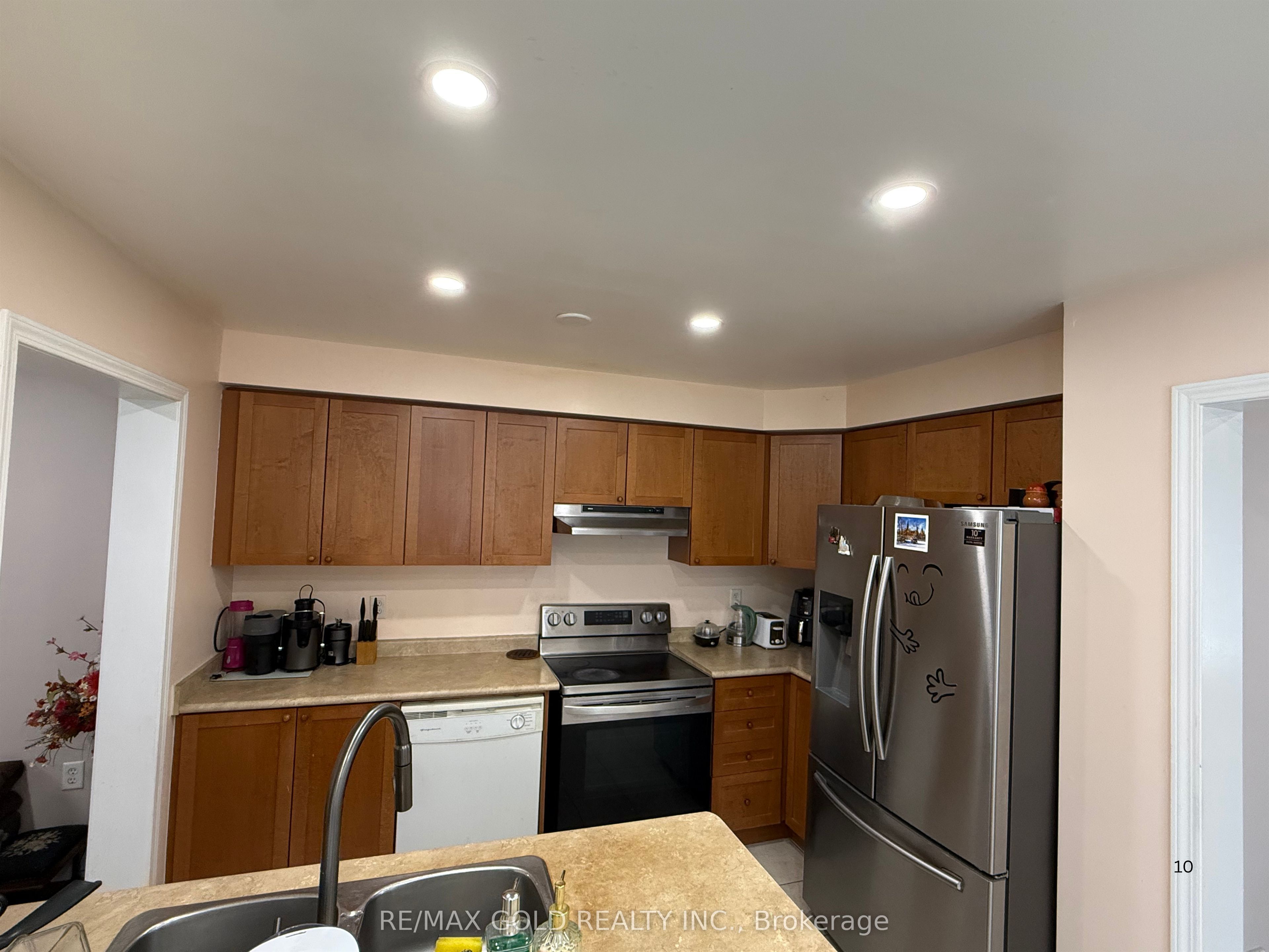 13 Eastway Street, Brampton, ON L6S 6L5 photo 5