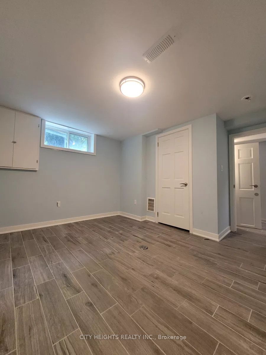 2690 Truscott Drive Basement, Mississauga, ON L5J 2B7 photo 2