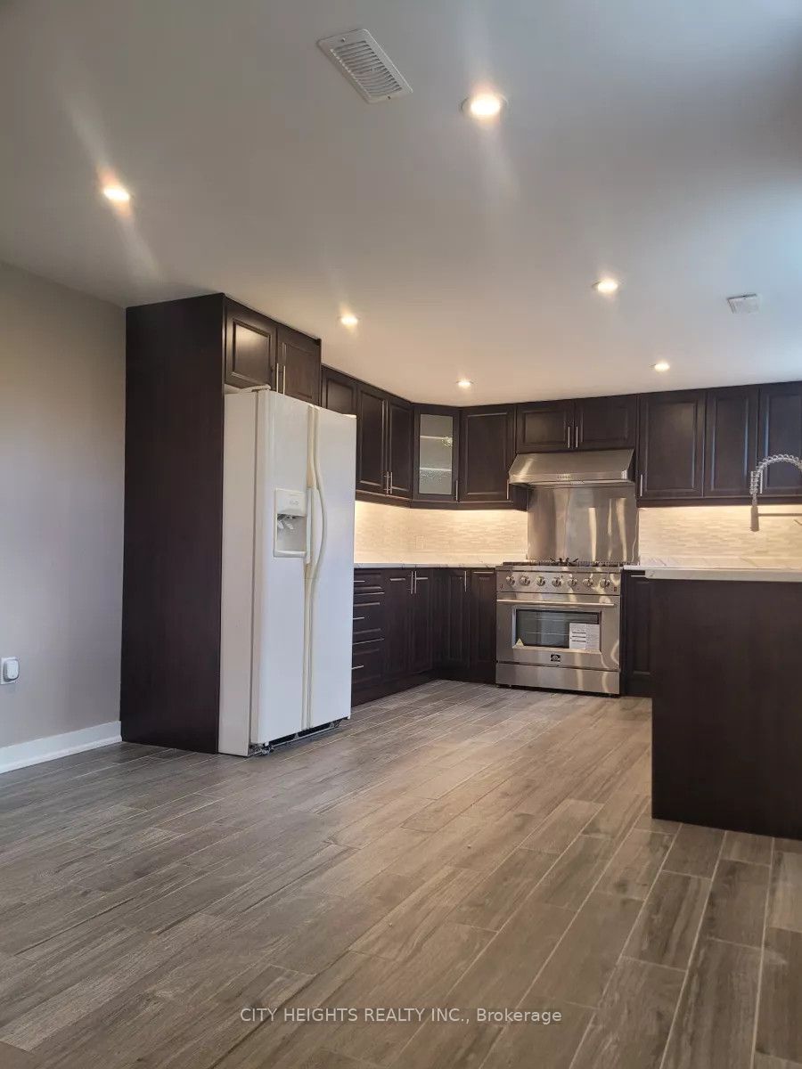 2690 Truscott Drive Basement, Mississauga, ON L5J 2B7 photo 5