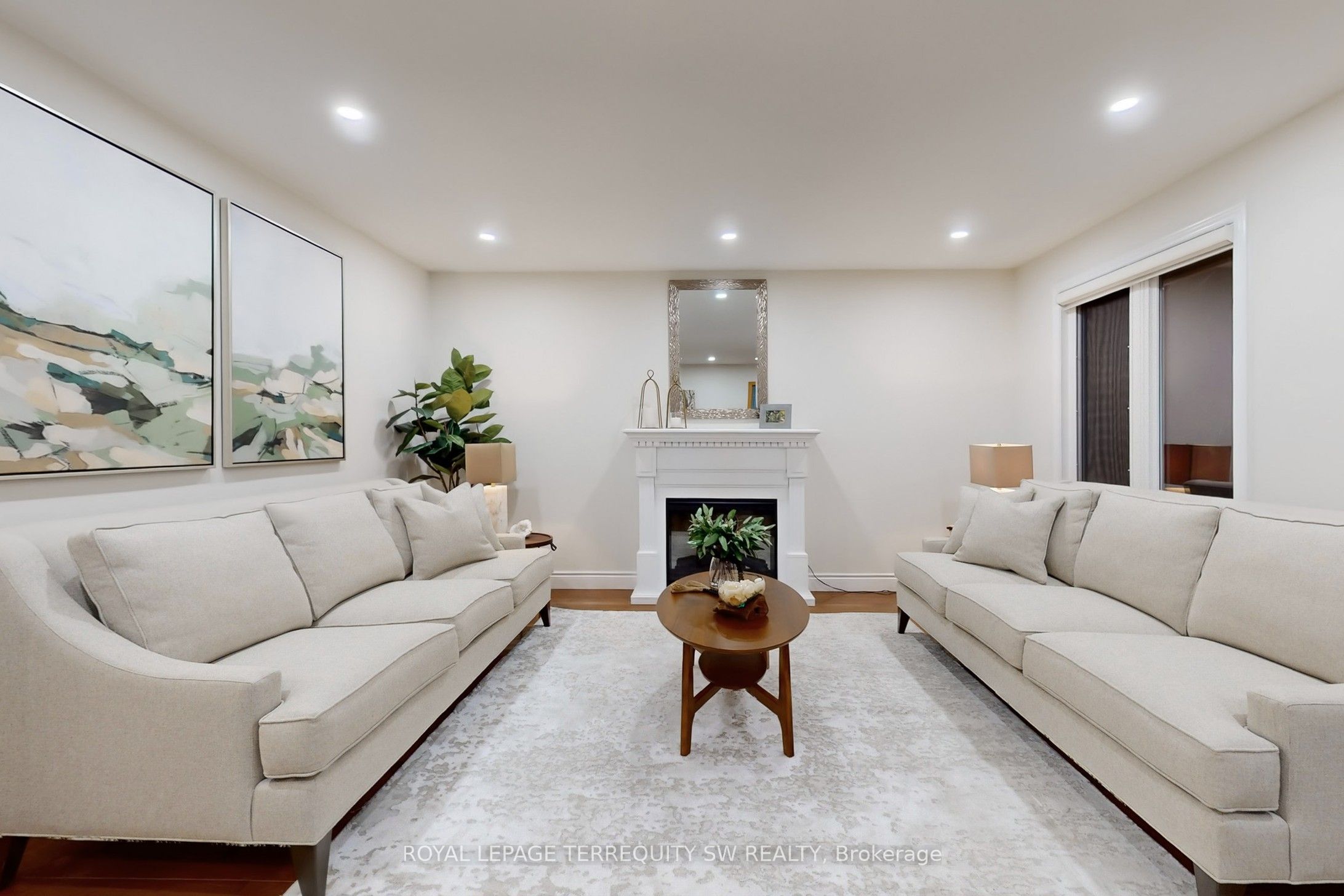8 Chalmers Court, Brampton, ON L6Z 3G9 photo 2