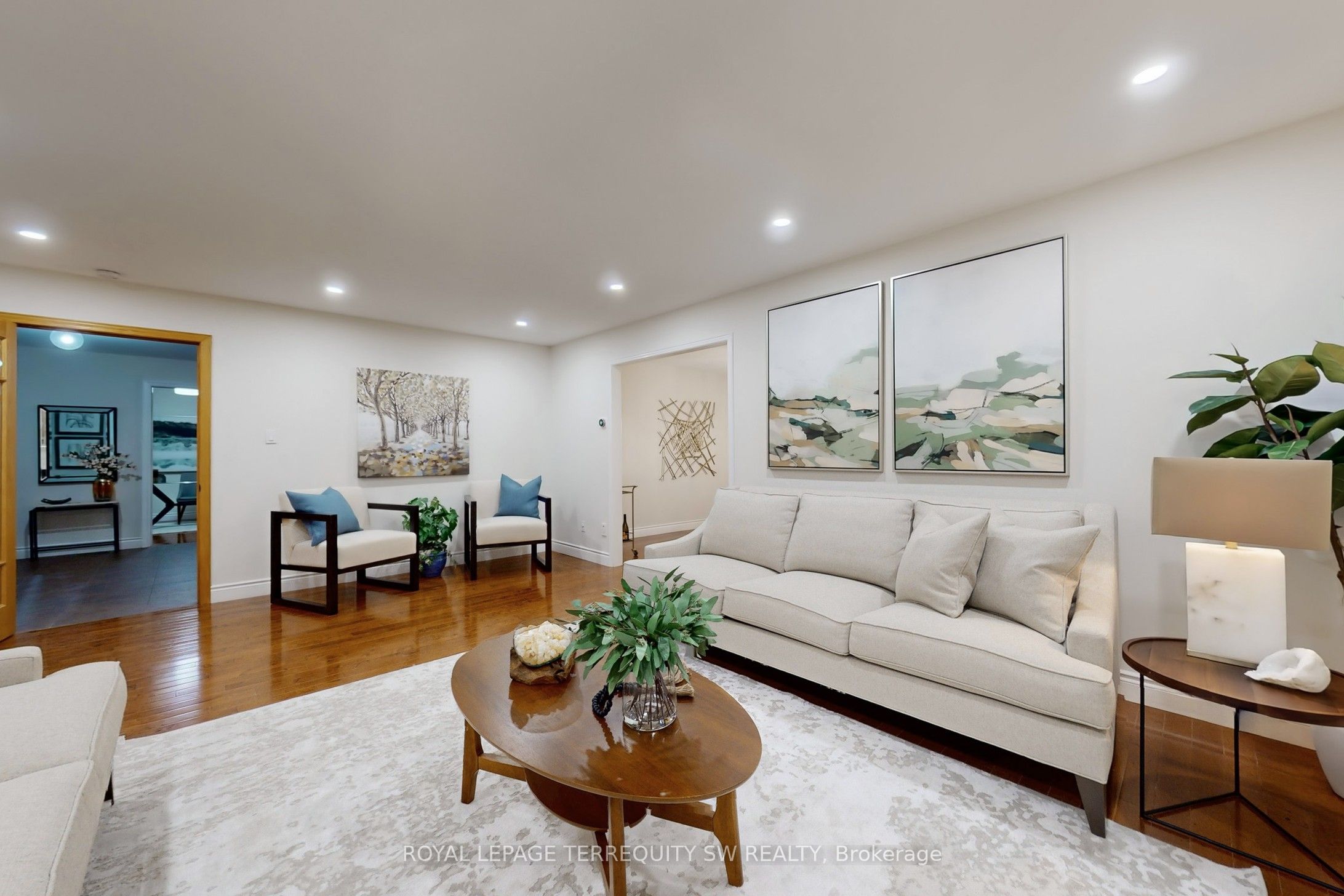 8 Chalmers Court, Brampton, ON L6Z 3G9 photo 4