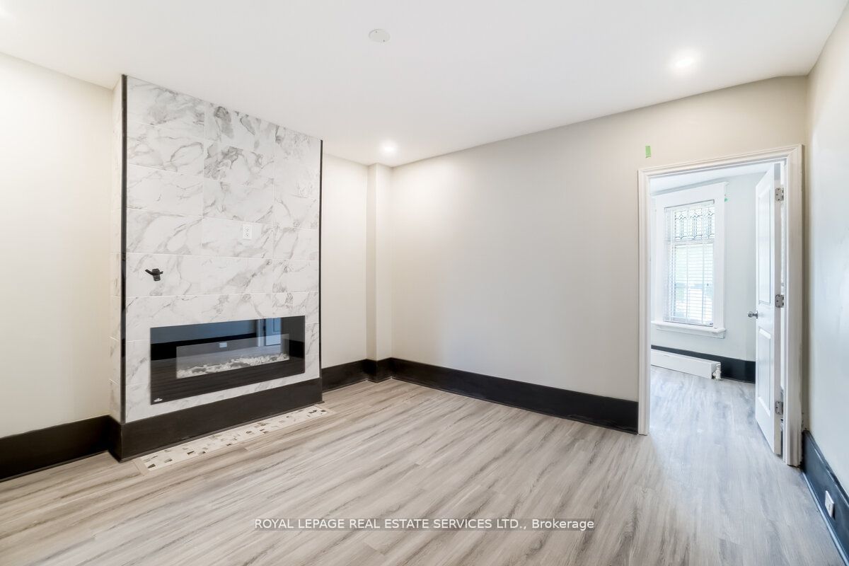 31 Tyndall Avenue, Toronto, ON M6K 2E9 photo 3