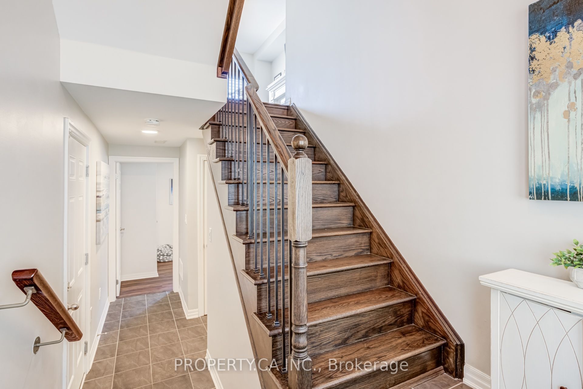 1226 Azinger Lane, Mississauga, ON L5E 0A7 photo 4