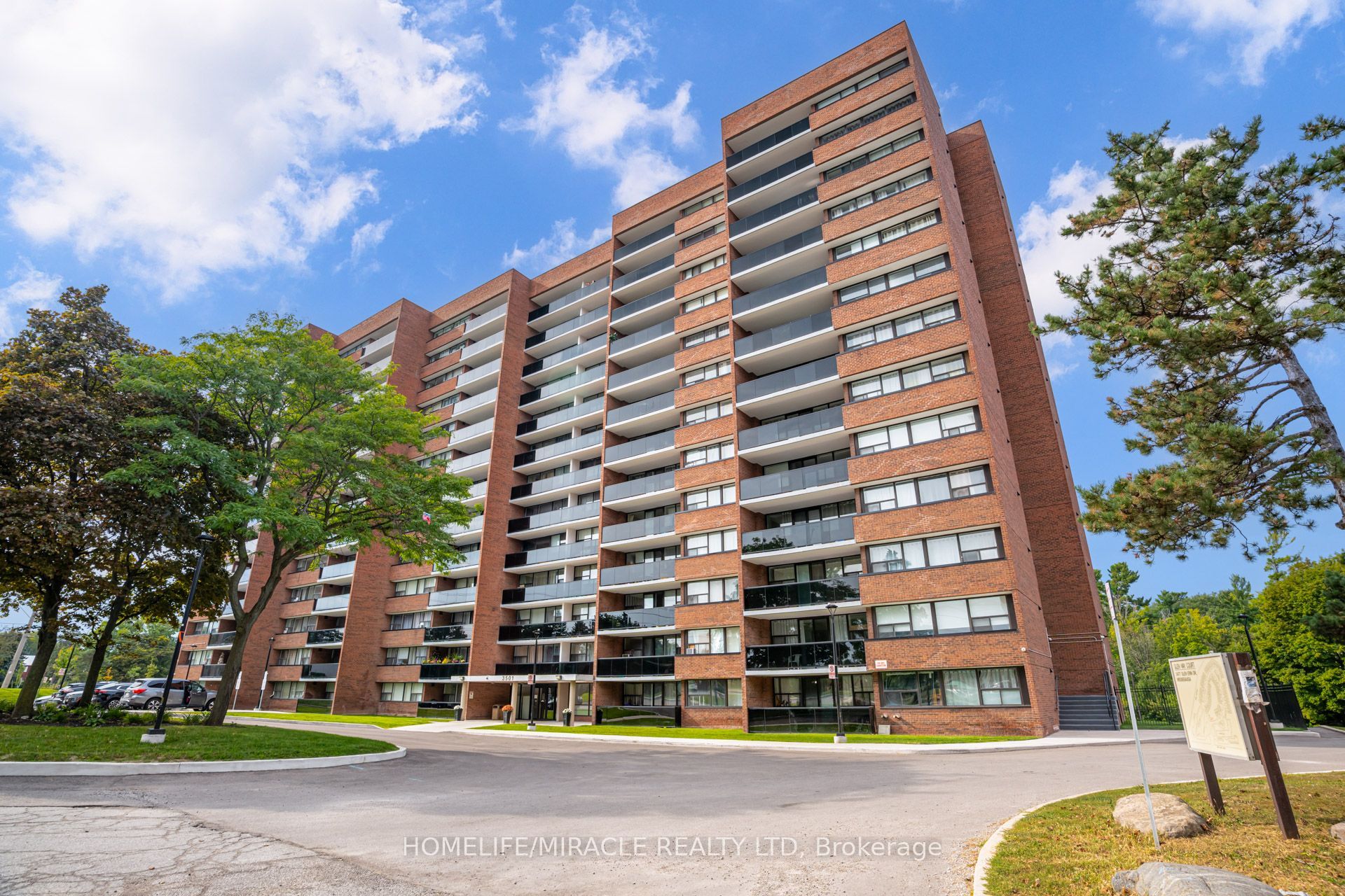 3501 Glen Erin Drive 302, Mississauga, ON L5L 2E9 photo 4