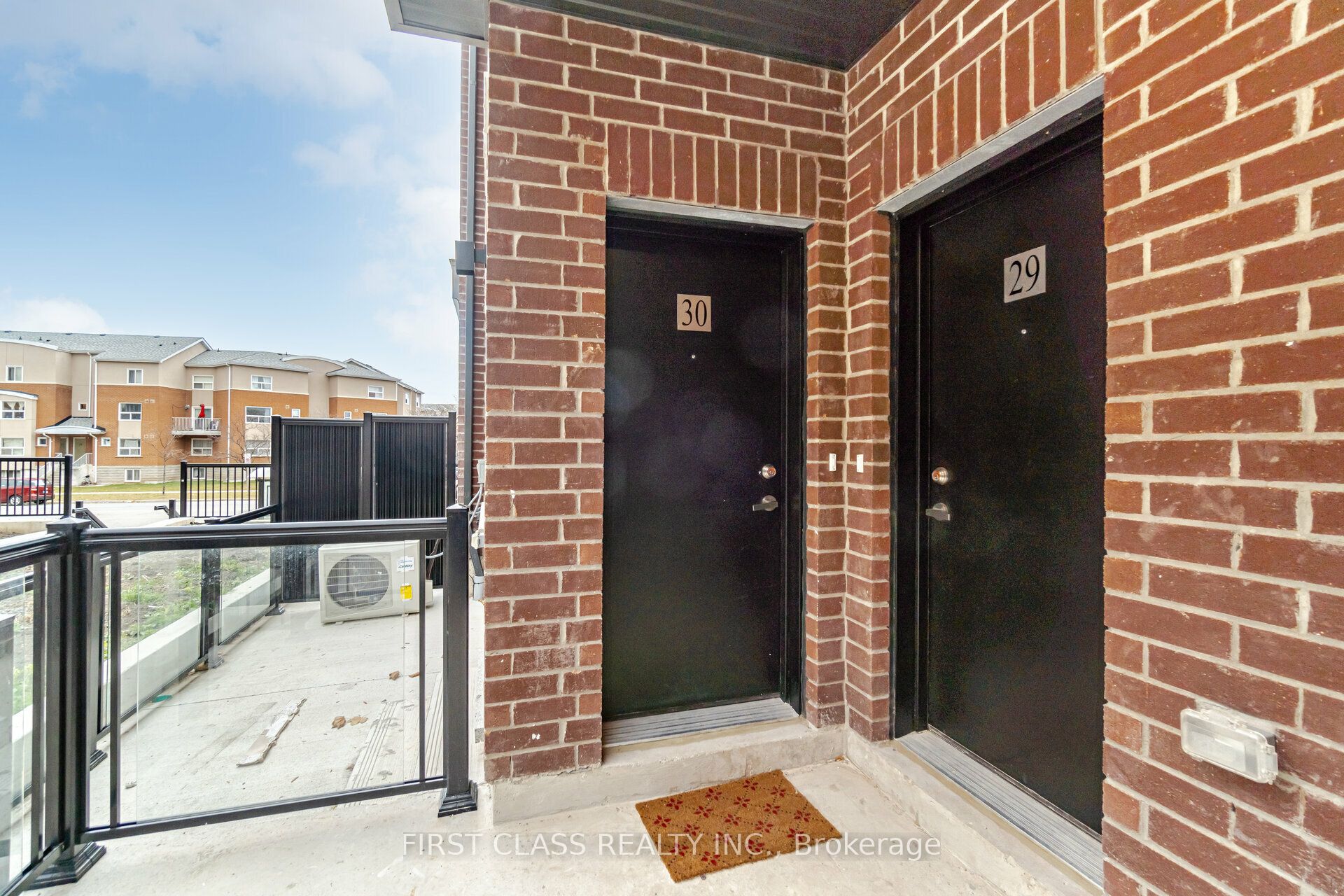 3405 Ridgeway Drive 30, Mississauga, ON L5L 5T3 photo 2