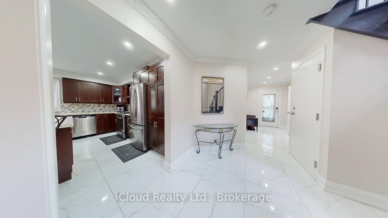 71 Tufton Crescent, Brampton, ON L7A 3J2 photo 2
