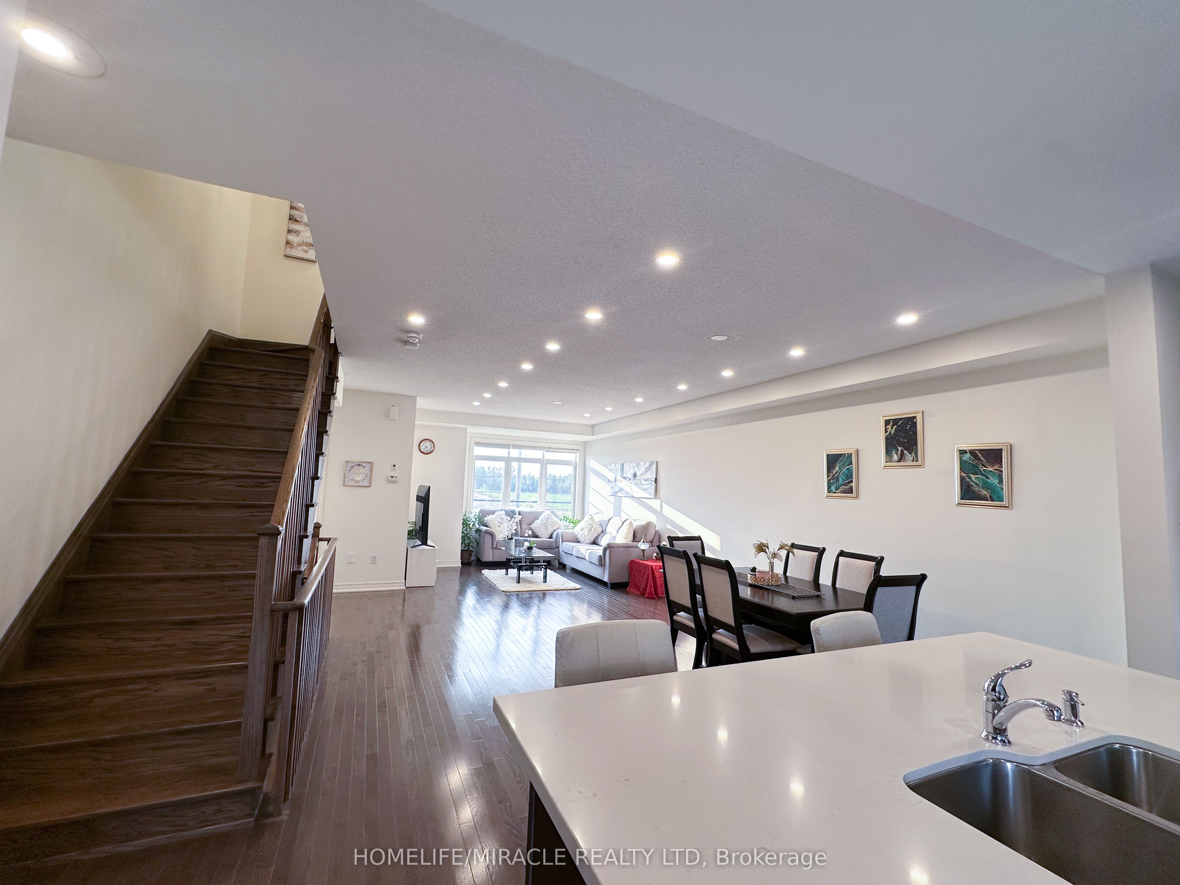 58 Fruitvale Circle, Brampton, ON L7A 5B8 photo 4