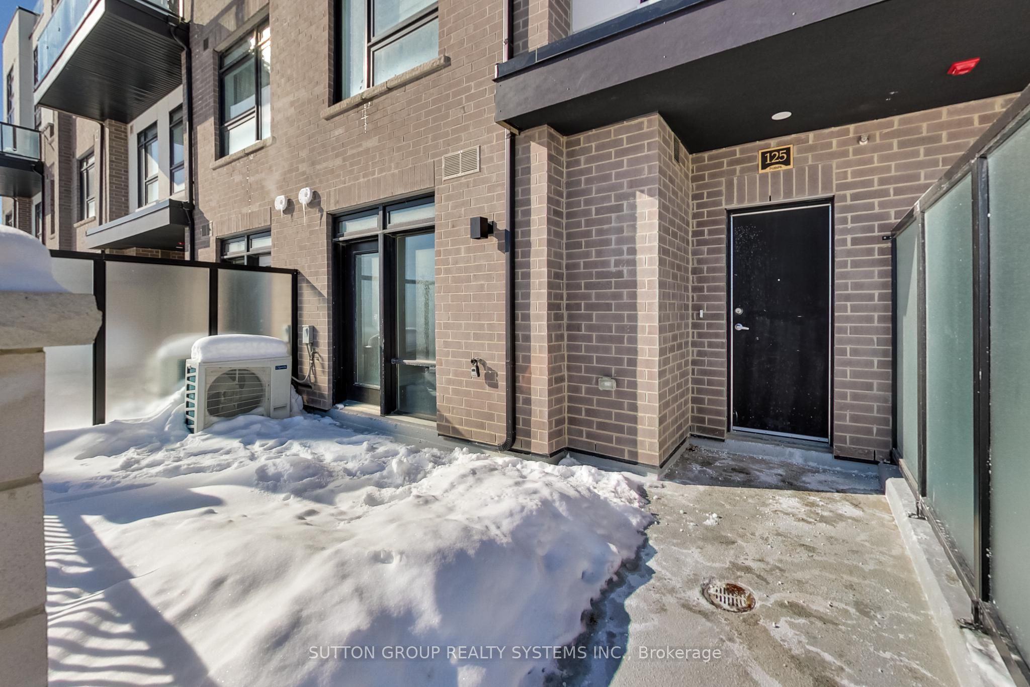1585 Rose Way 125, Milton, ON L9E 0J2 photo 4