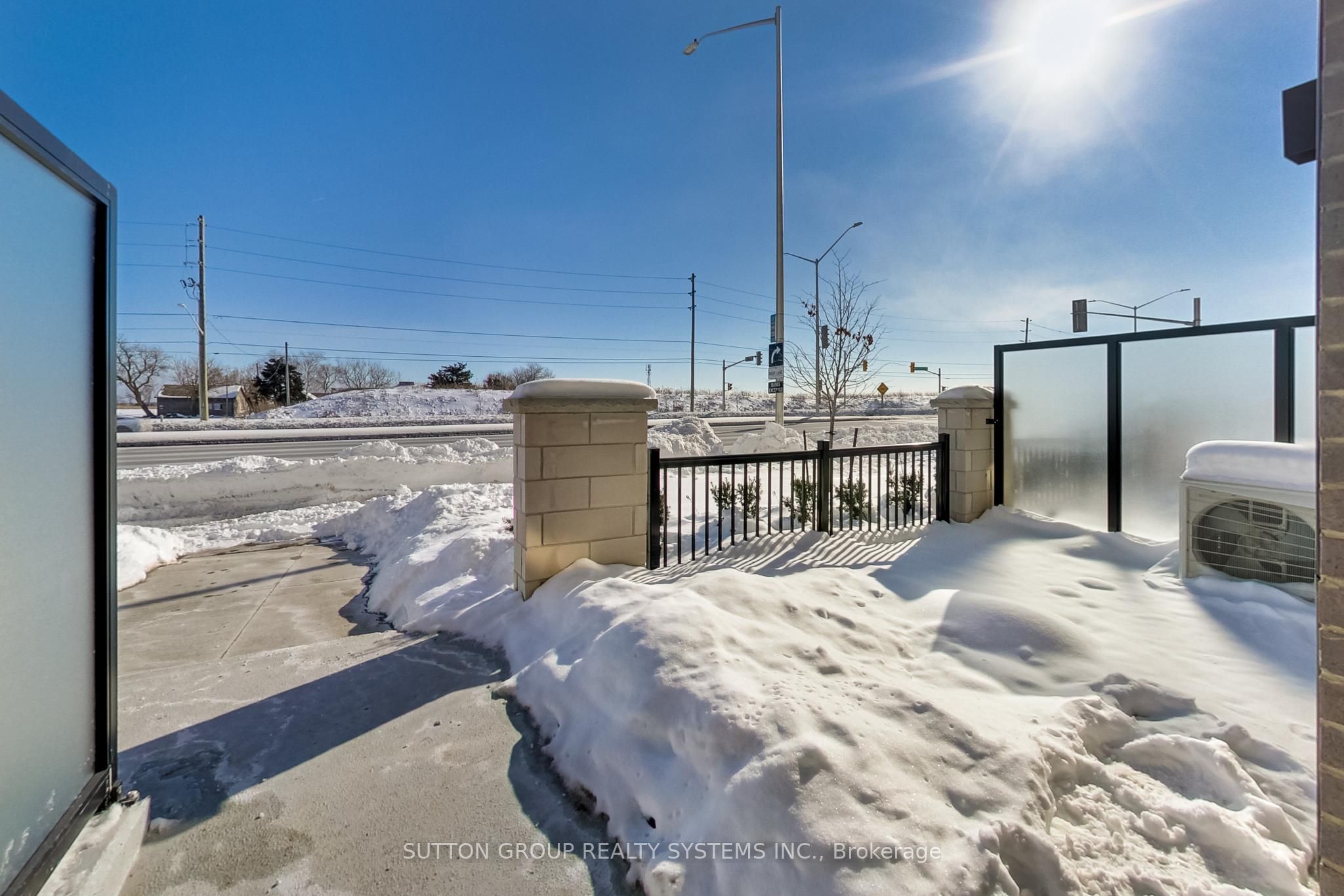 1585 Rose Way 125, Milton, ON L9E 0J2 photo 5