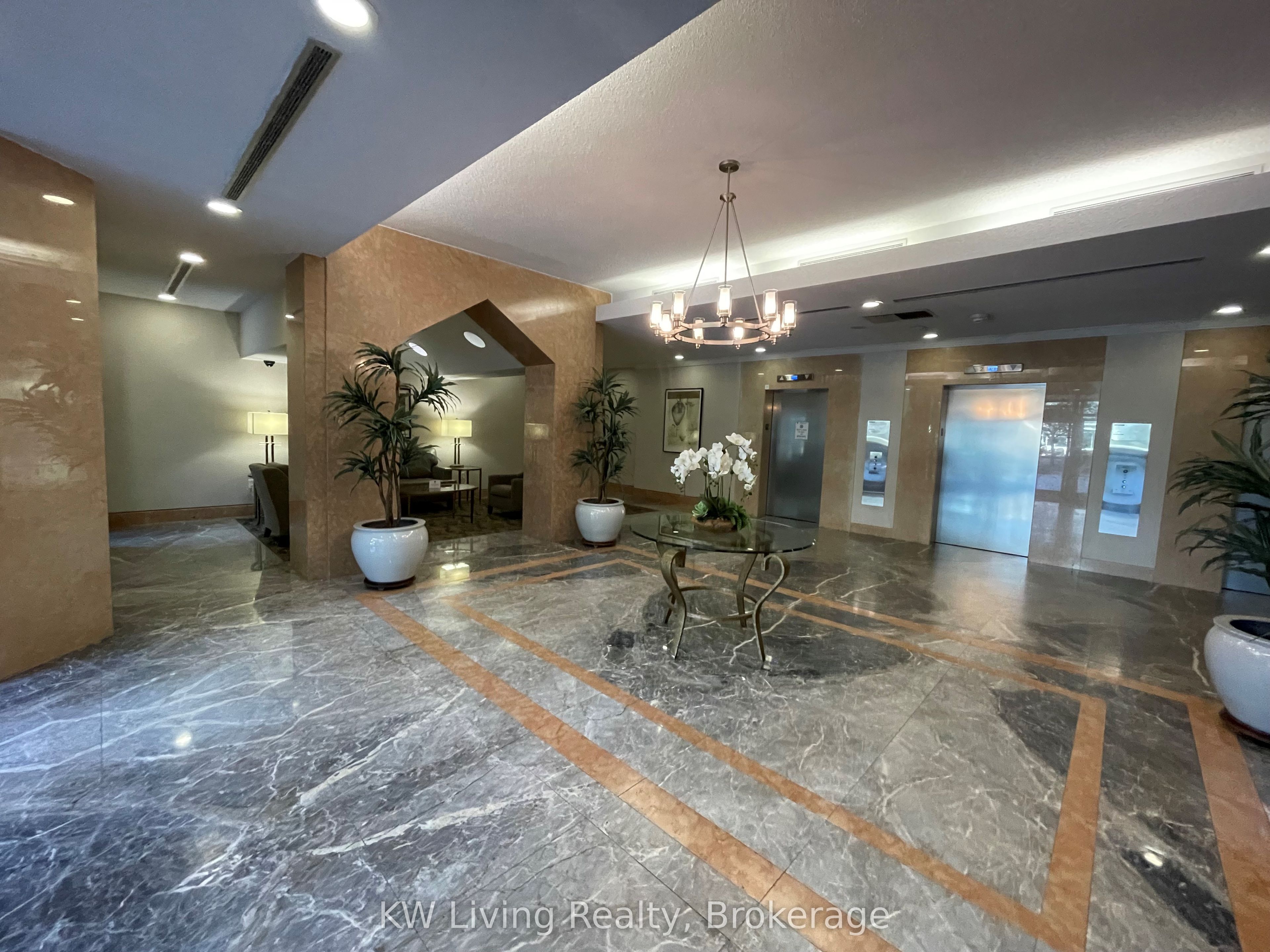 2177 Burnhamthorpe Road 1706, Mississauga, ON L5L 5P9 photo 3
