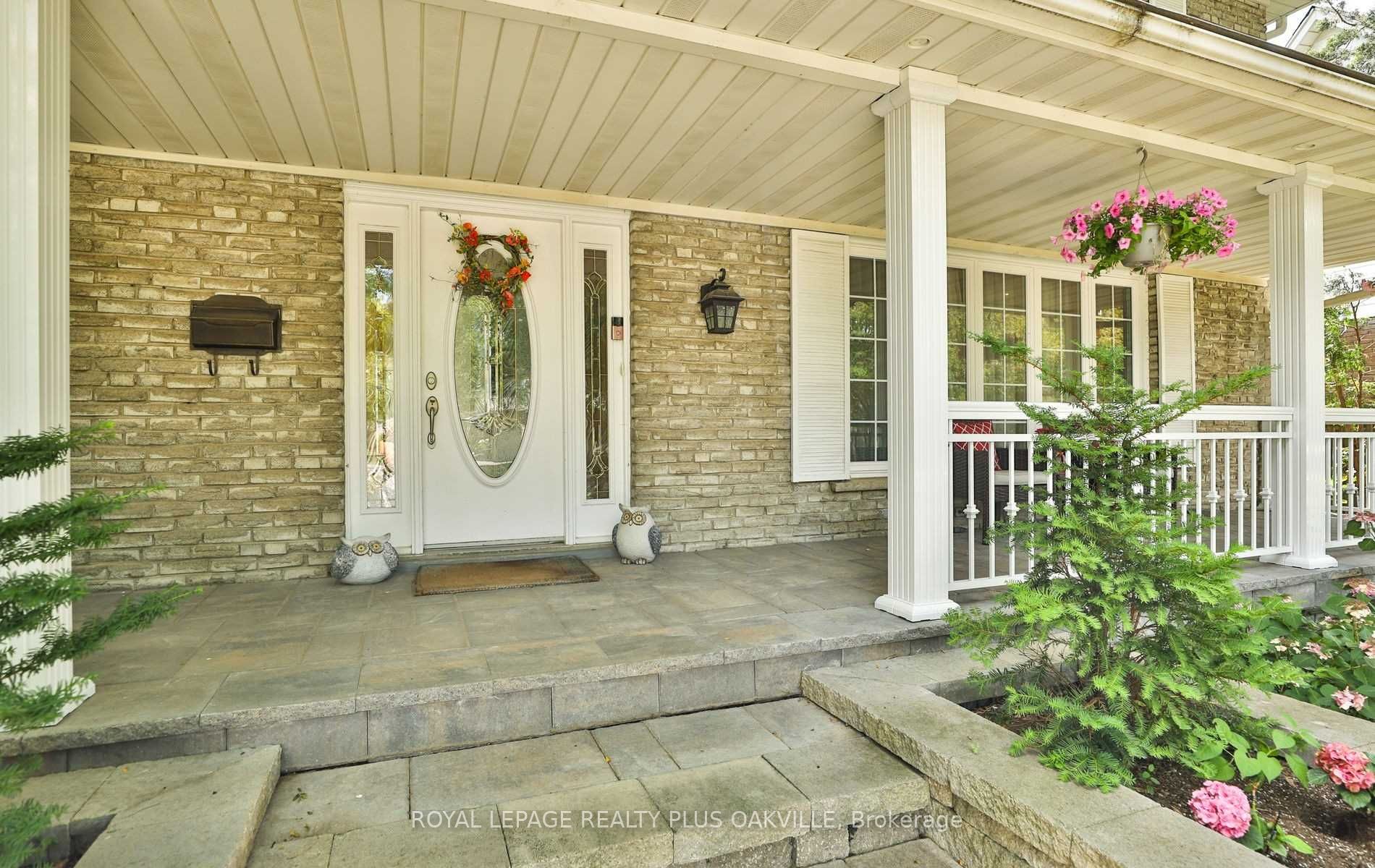 2100 Waycross Crescent, Mississauga, ON L5K 1H9 photo 3