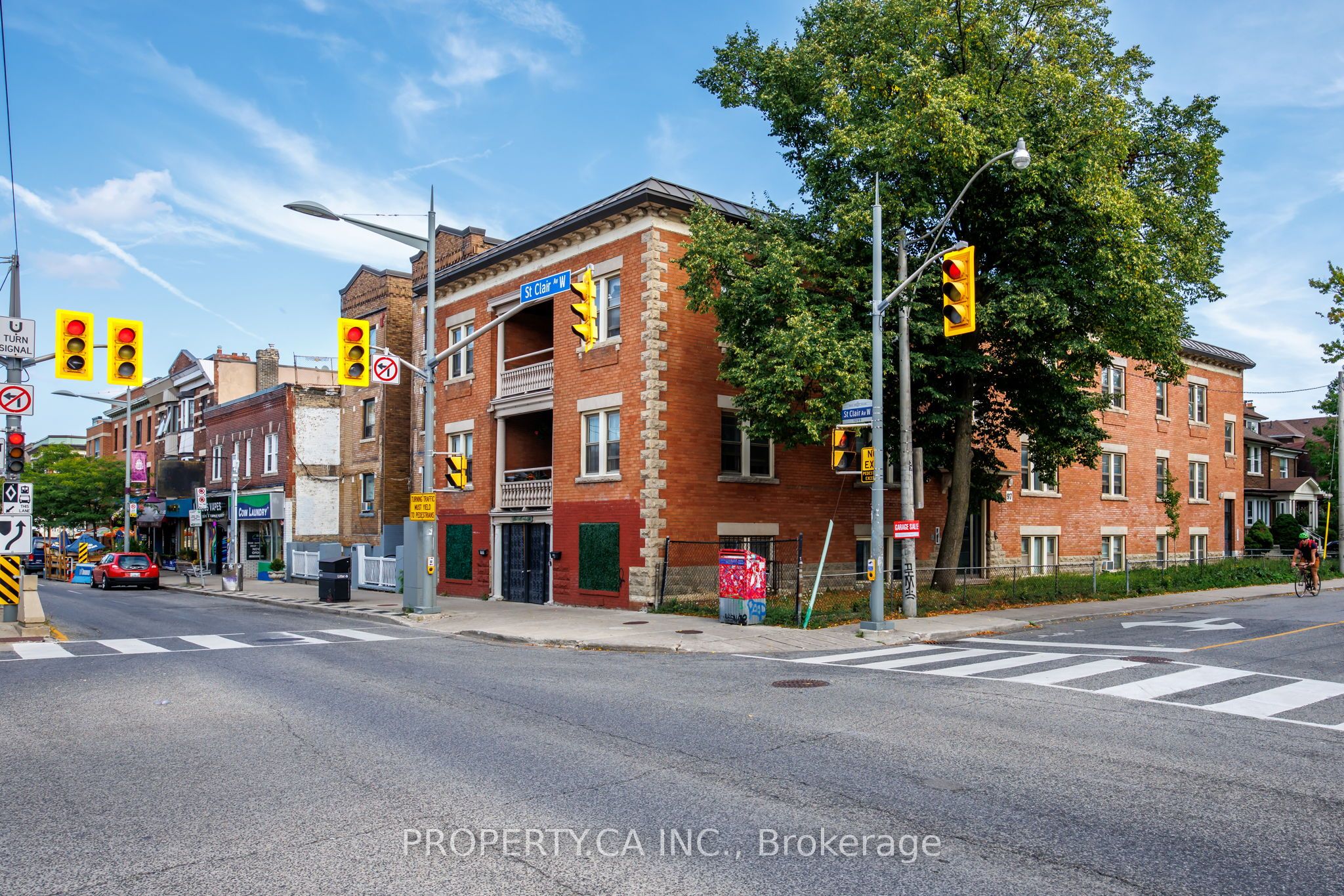 97 Northcliffe Boulevard 9, Toronto, ON M6H 3H3