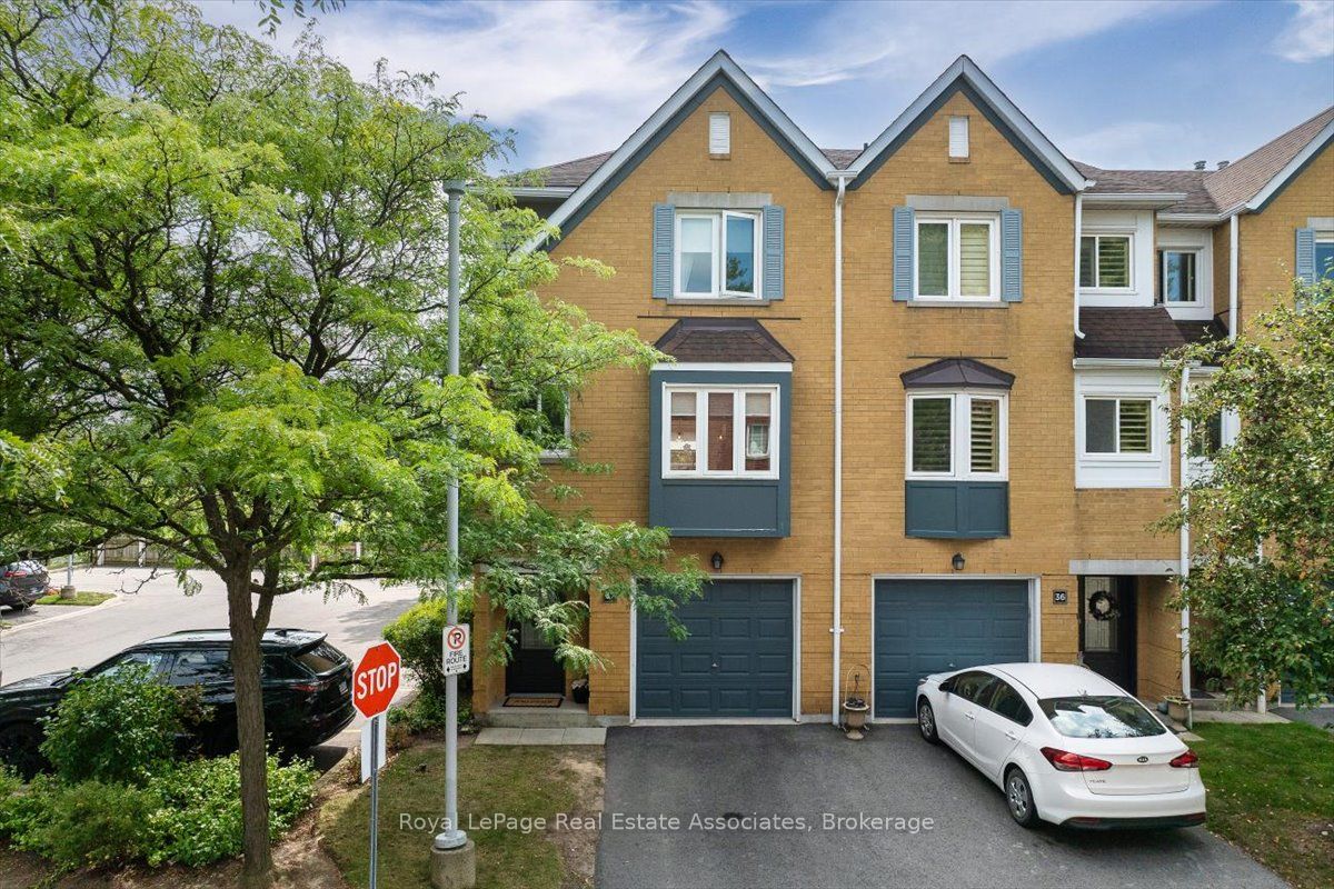 2300 Brays Lane 37, Oakville, ON L6M 3J9