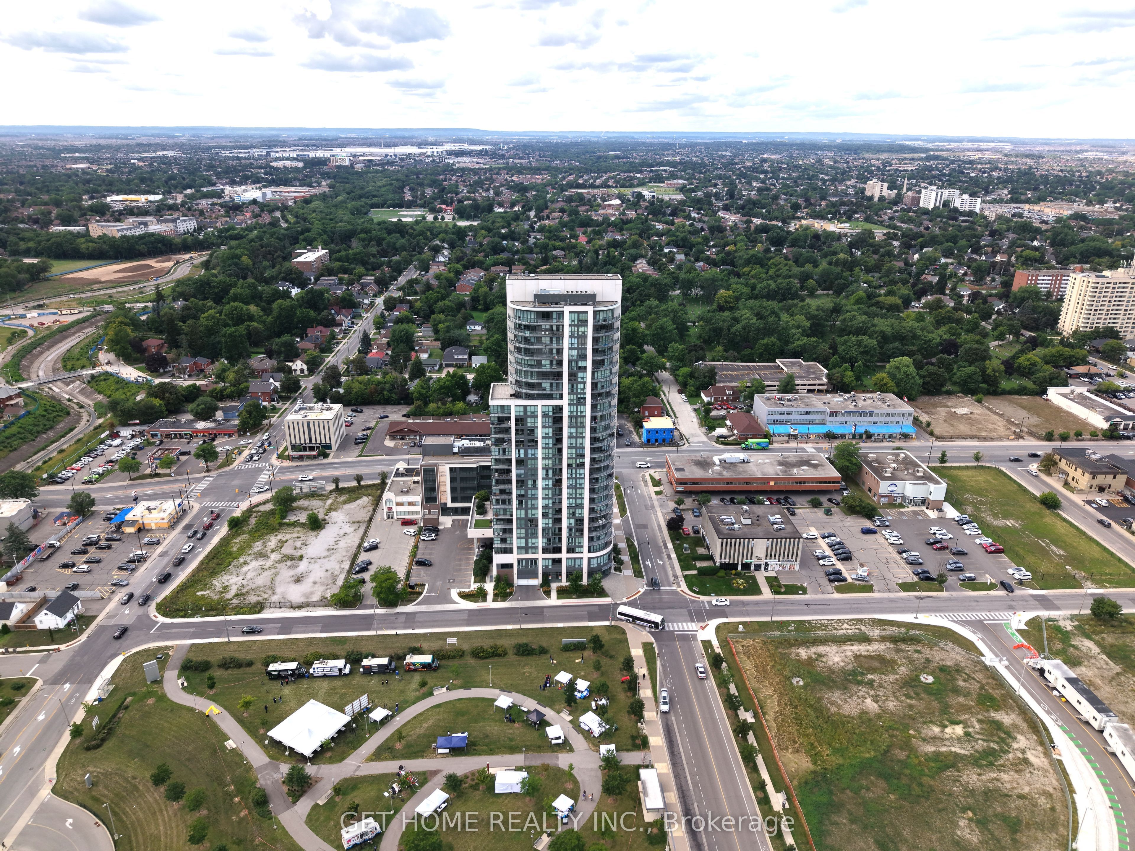 15 Lynch Street 2104, Brampton, ON L6W 2Z8 photo 3