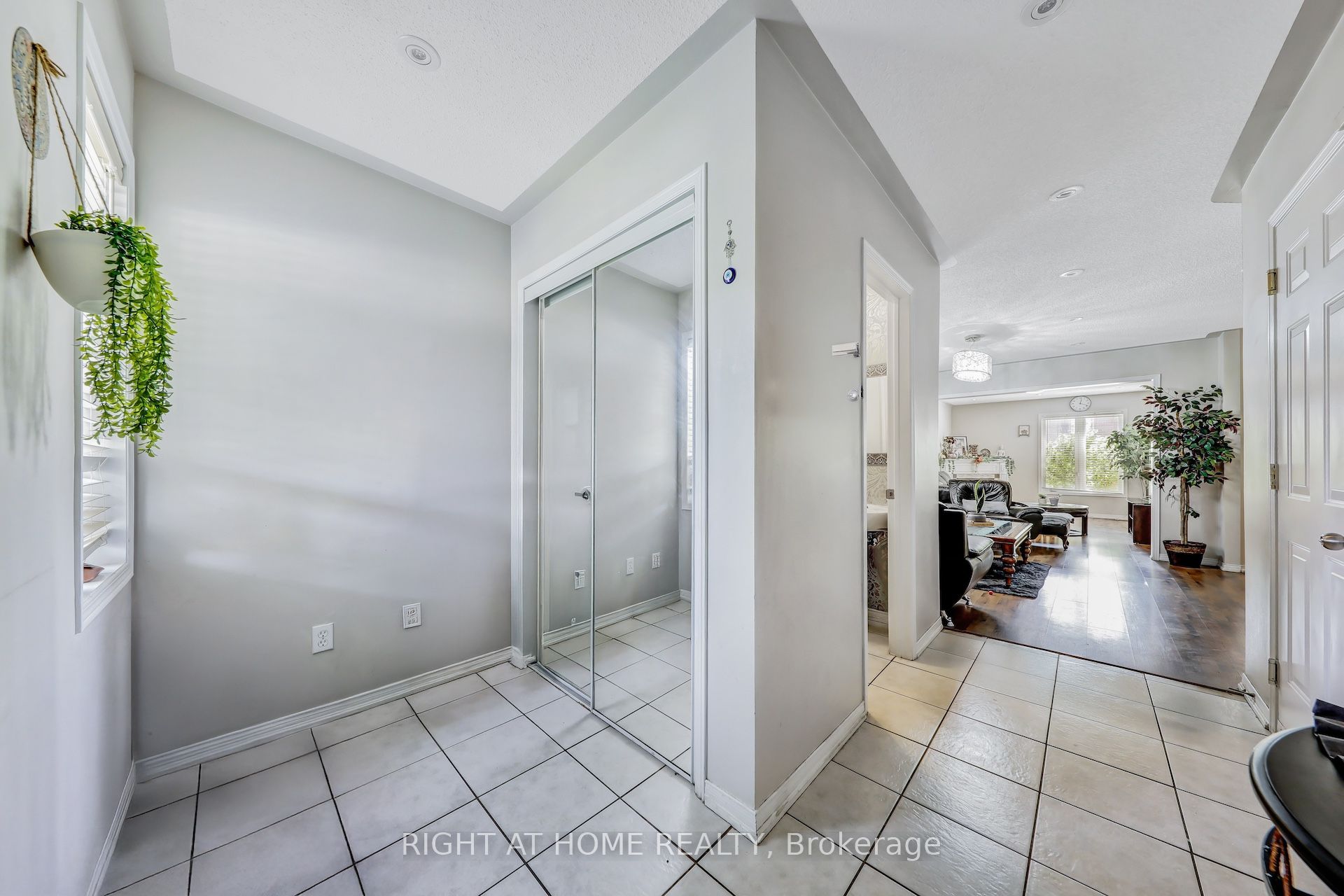 28 Cedarvalley Boulevard, Brampton, ON L7A 2C2 photo 5