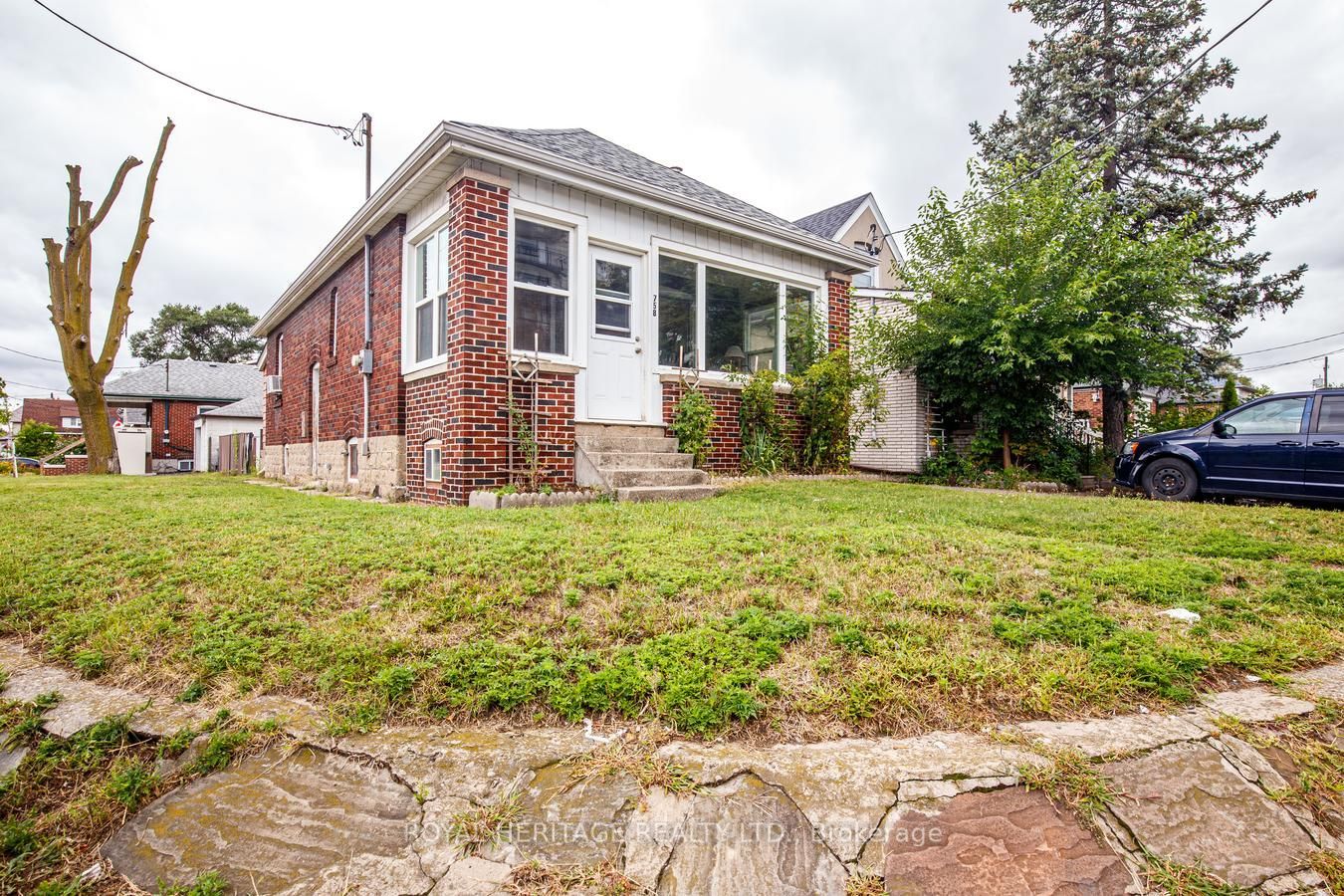 758 Jane Street, Toronto, ON M6N 4B9 photo 2