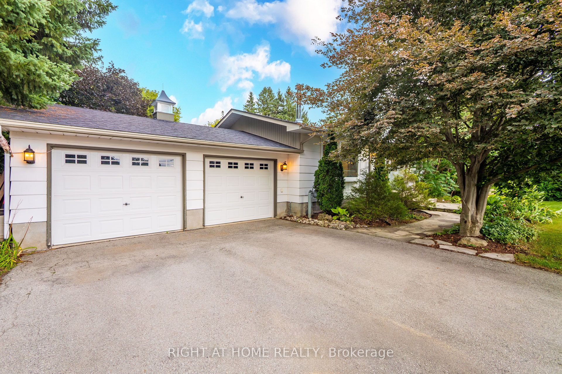 11749 Tenth Line, Halton Hills, ON L7G 4S7 photo 3