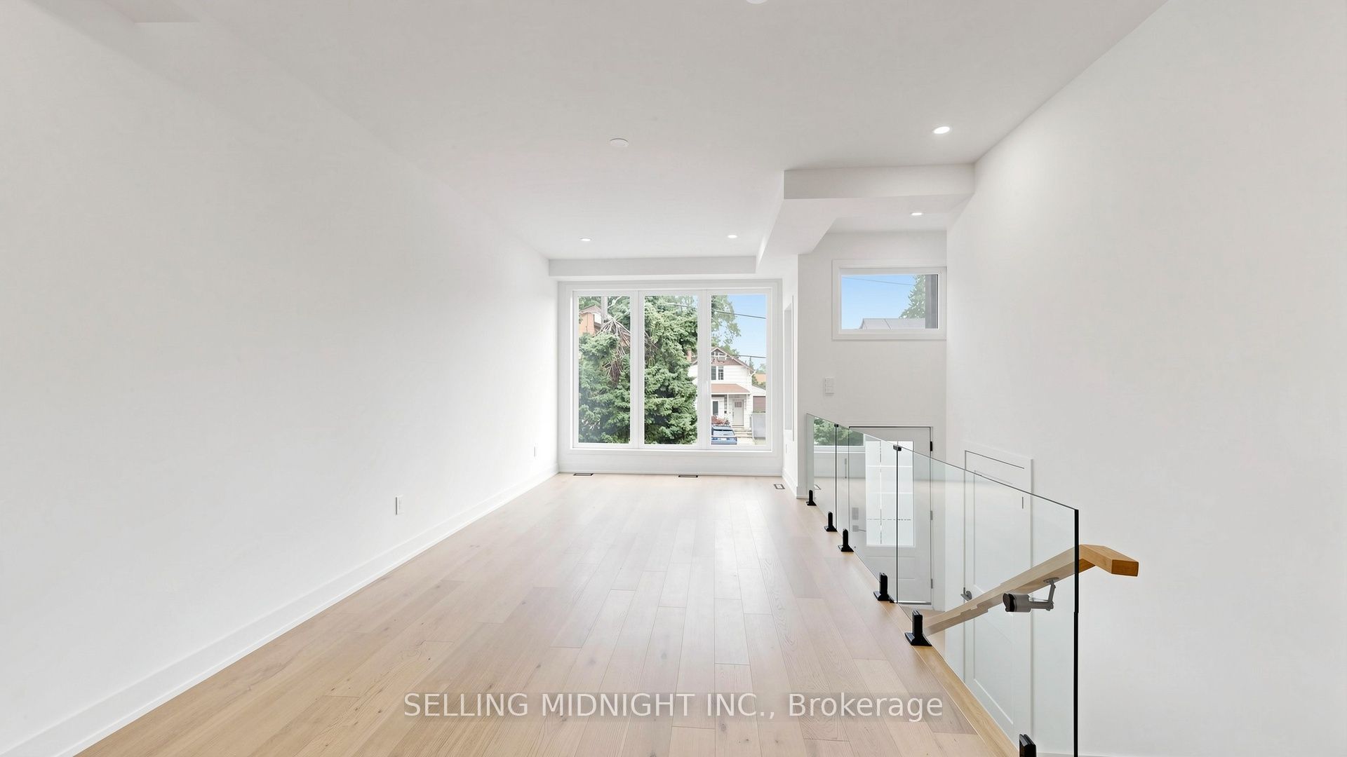 42 Guthrie Avenue, Toronto, ON M8Y 3L1 photo 3
