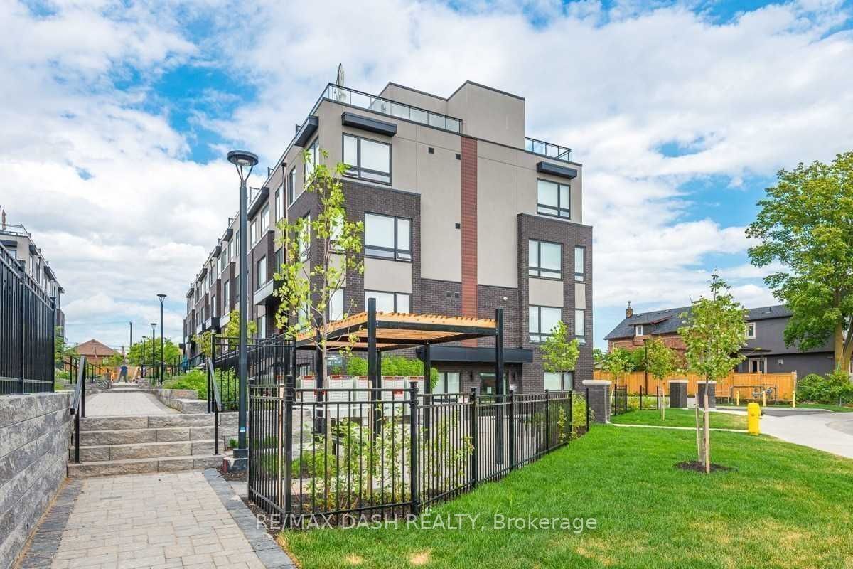 1100 Briar Hill Avenue 107, Toronto, ON M6B 0A9 photo 2