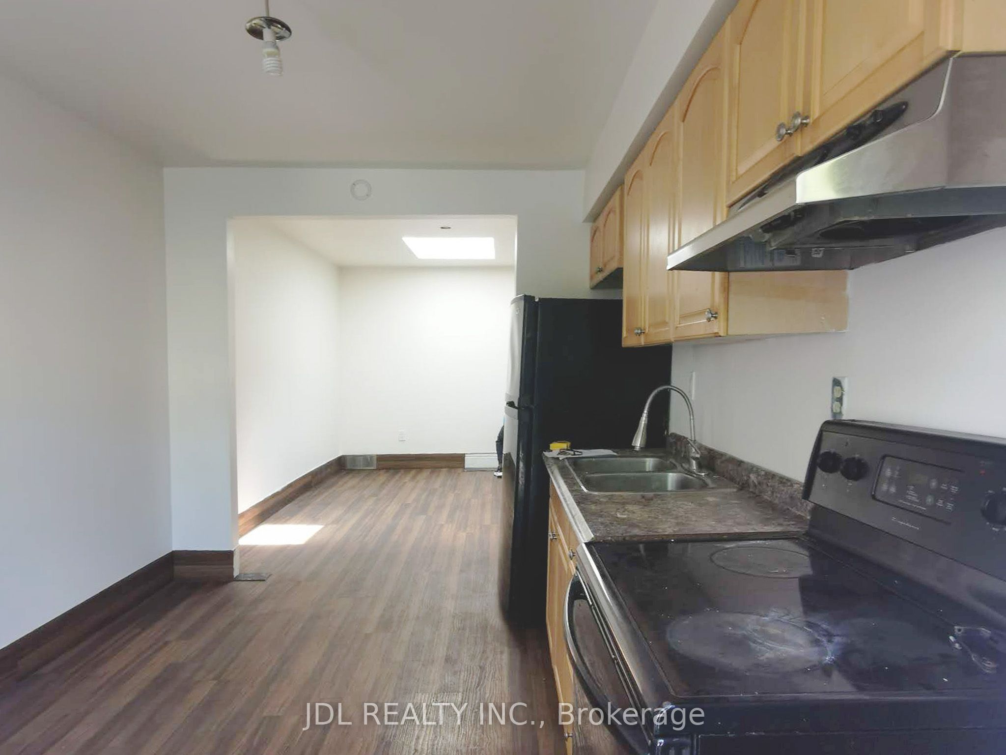 1298 Bloor Street W 2nd Floor, Toronto, ON M6H 1N9 photo 5